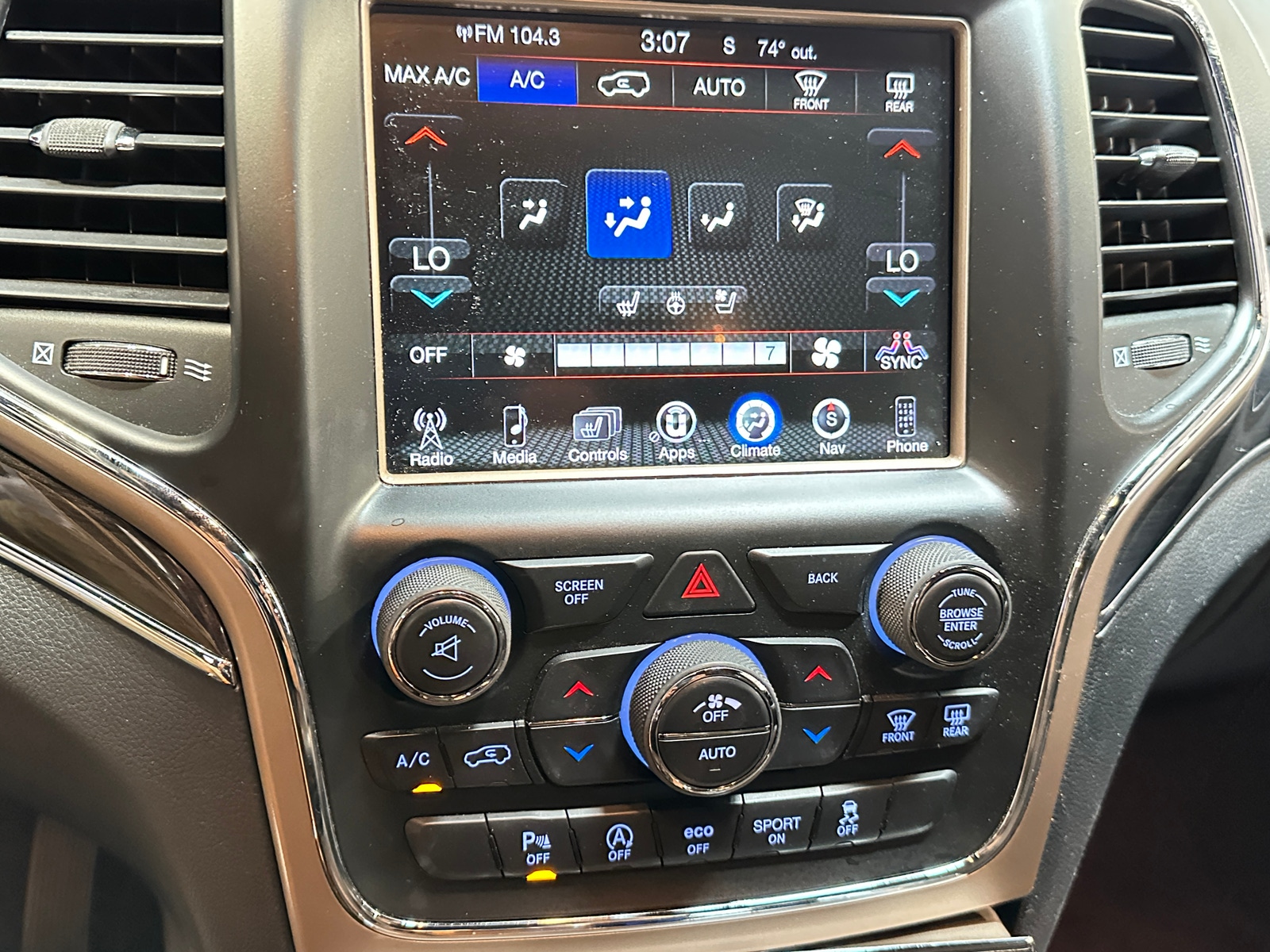Thumbnail: 2017 Jeep Grand Cherokee - 3