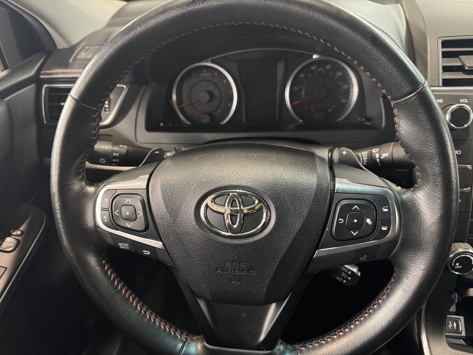 Thumbnail: 2016 Toyota Camry - 5