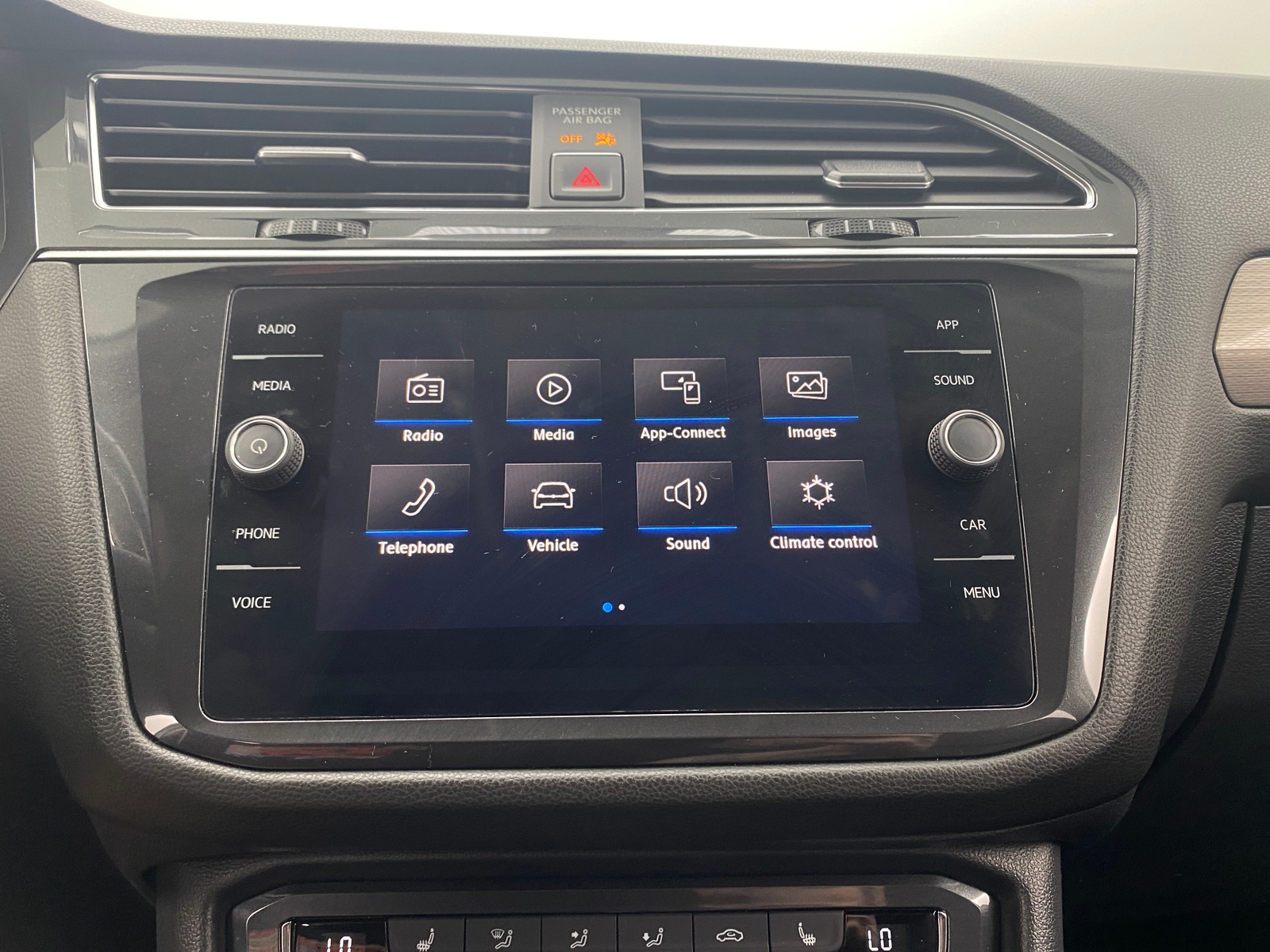 Thumbnail: 2018 Volkswagen Tiguan - 3