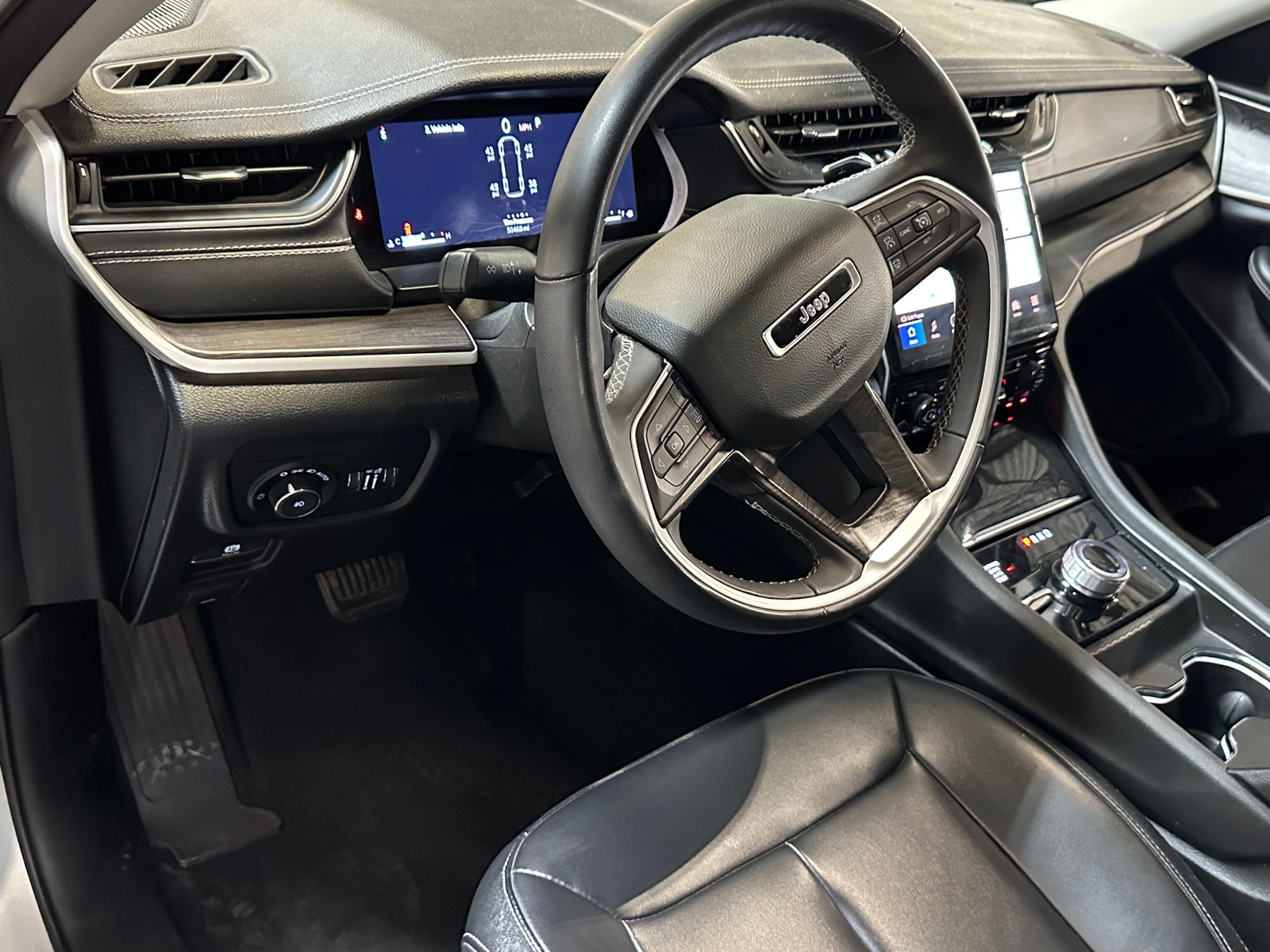 Thumbnail: 2023 Jeep Grand Cherokee L - 2