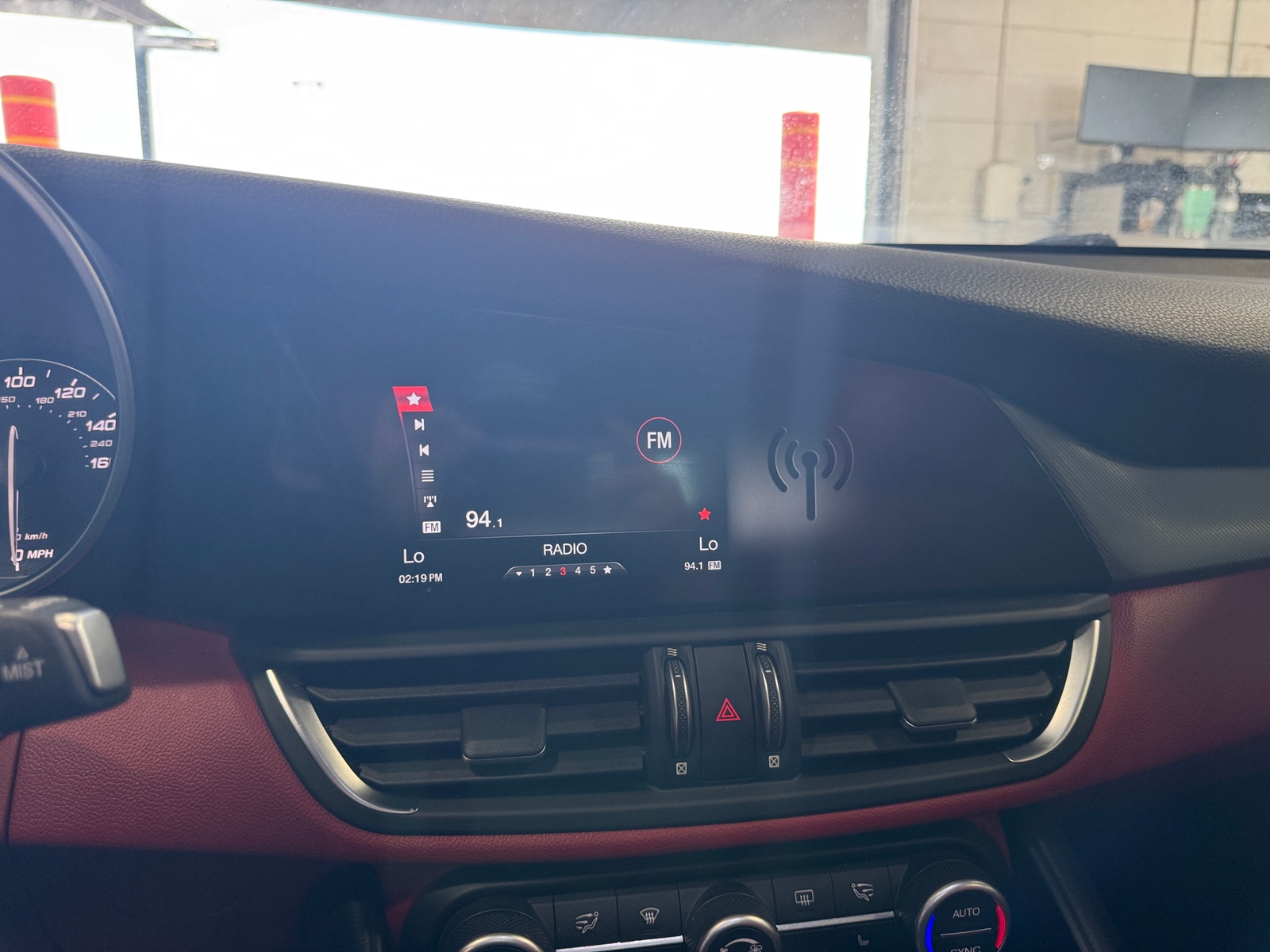 Thumbnail: 2019 Alfa Romeo Giulia - 3