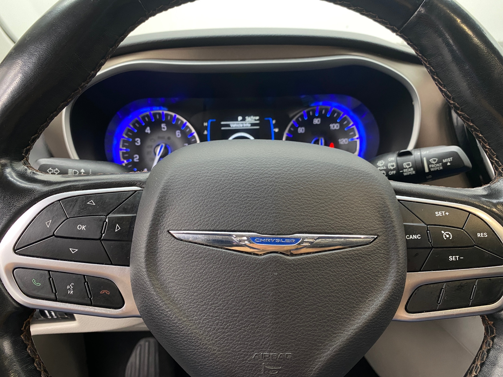 Thumbnail: 2019 Chrysler Pacifica - 4