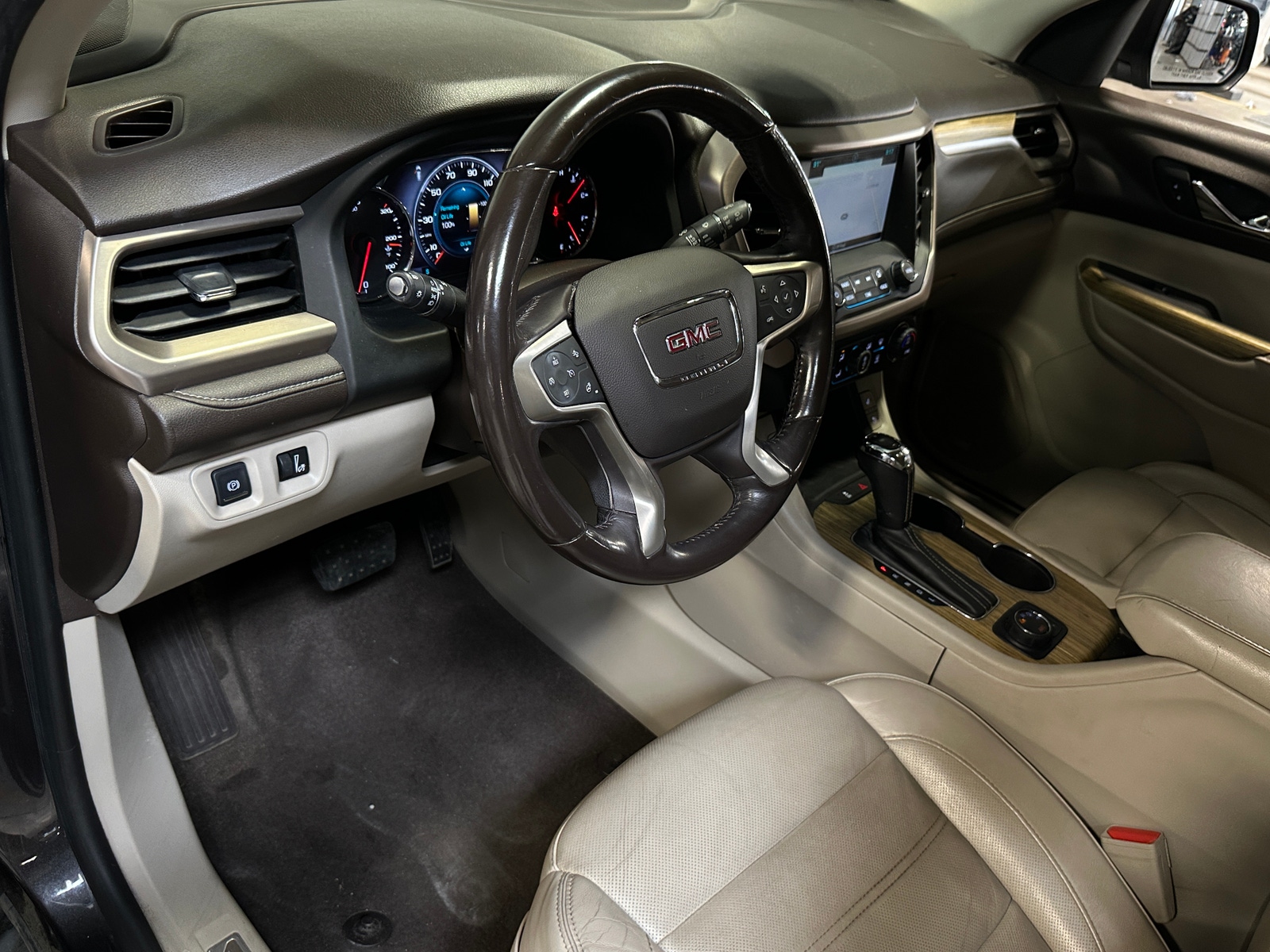 Thumbnail: 2018 GMC Acadia - 2