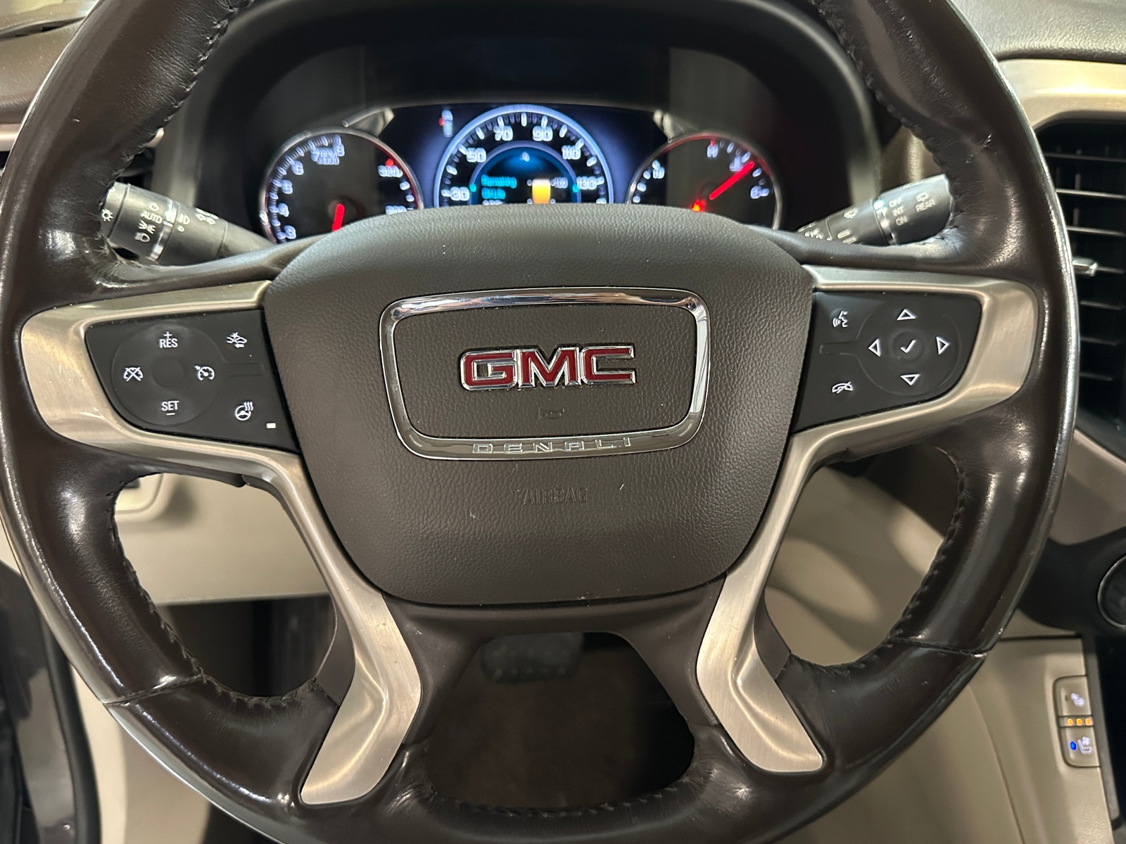 Thumbnail: 2018 GMC Acadia - 4
