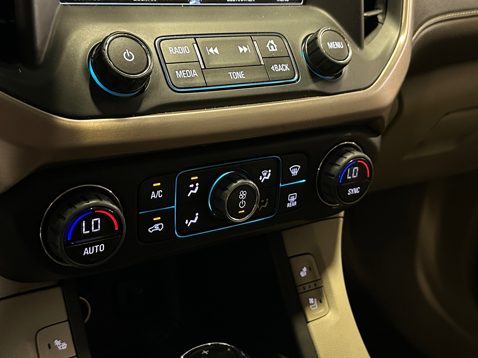 Thumbnail: 2018 GMC Acadia - 3