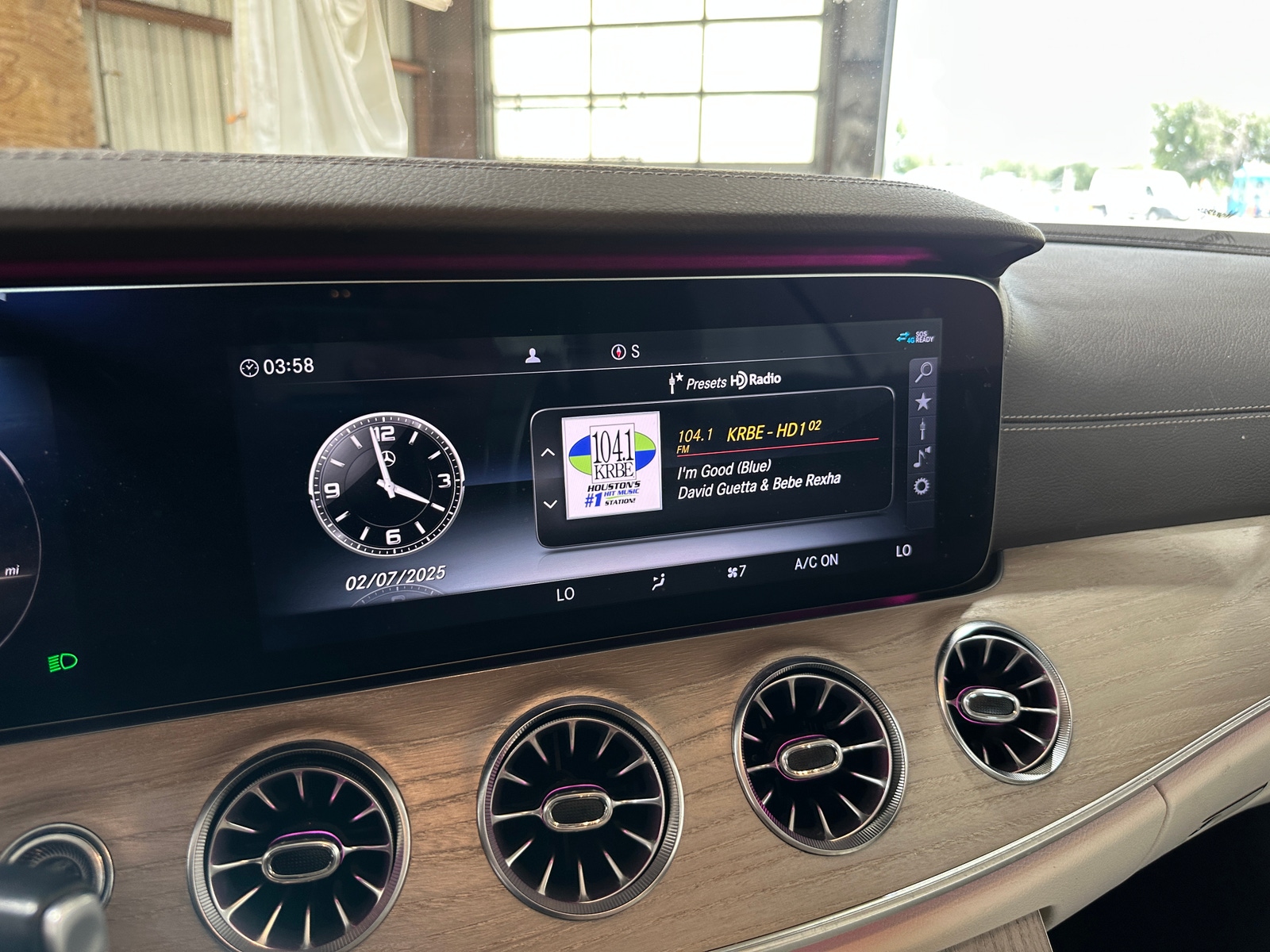 Thumbnail: 2019 Mercedes-Benz E-Class - 2