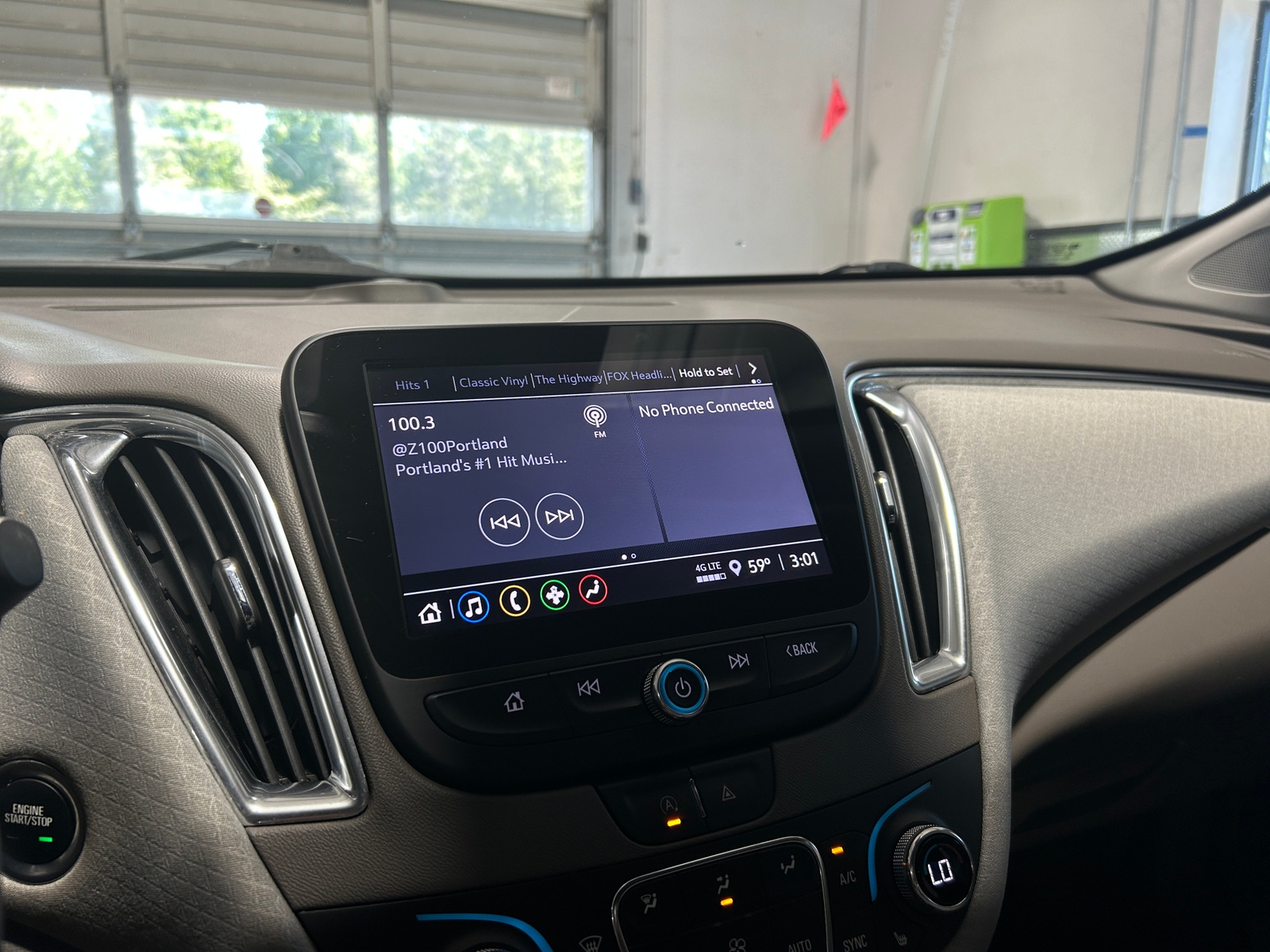 Thumbnail: 2021 Chevrolet Malibu - 4