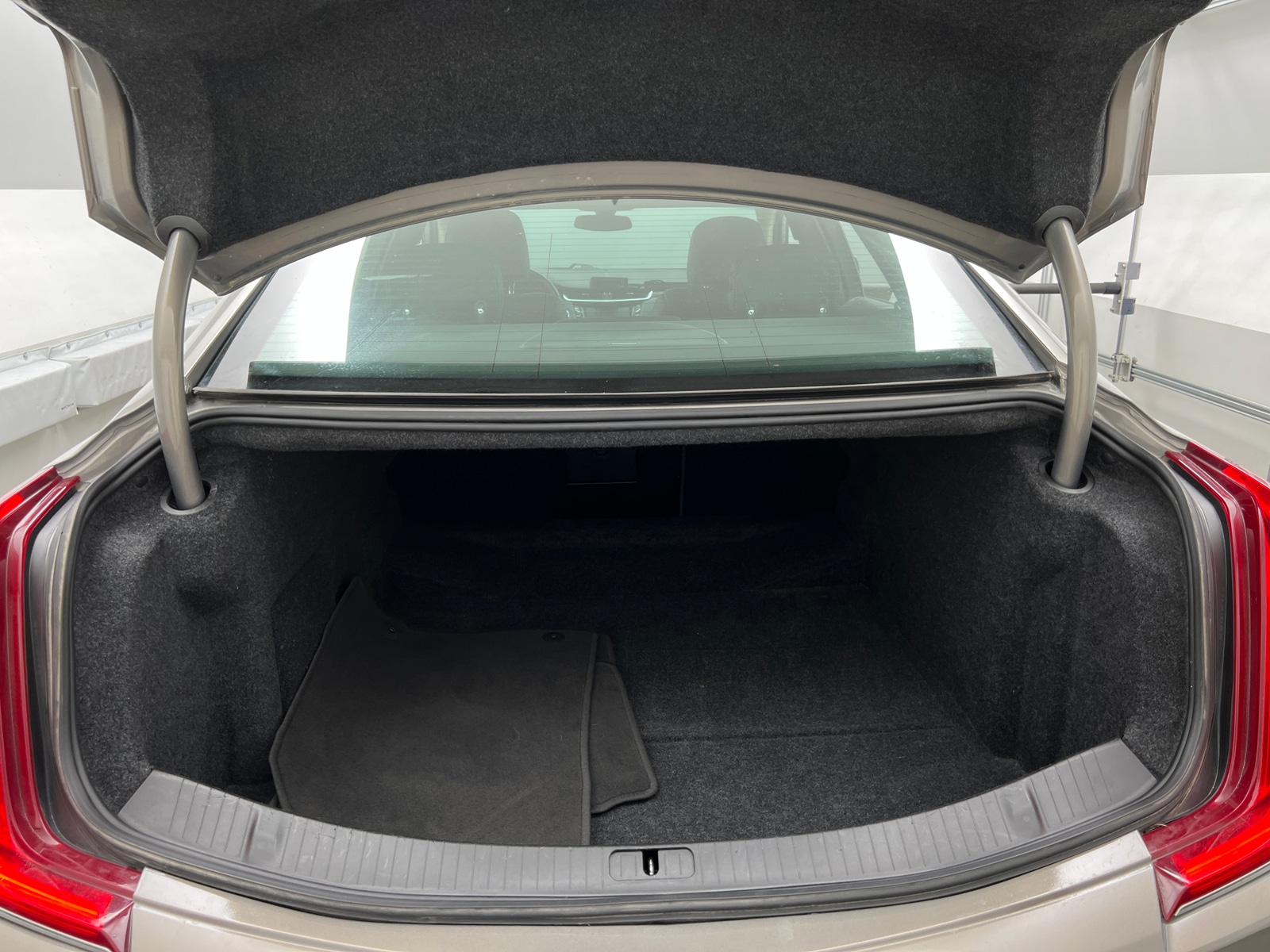 Thumbnail: 2019 Cadillac XTS - 6