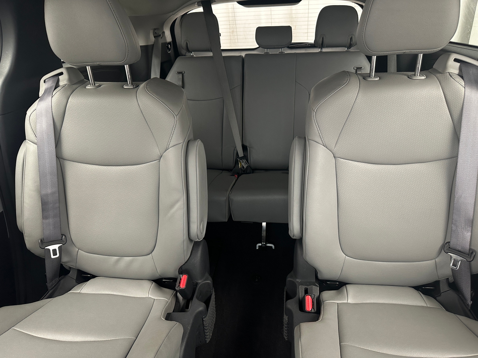 Thumbnail: 2025 Toyota Sienna - 5