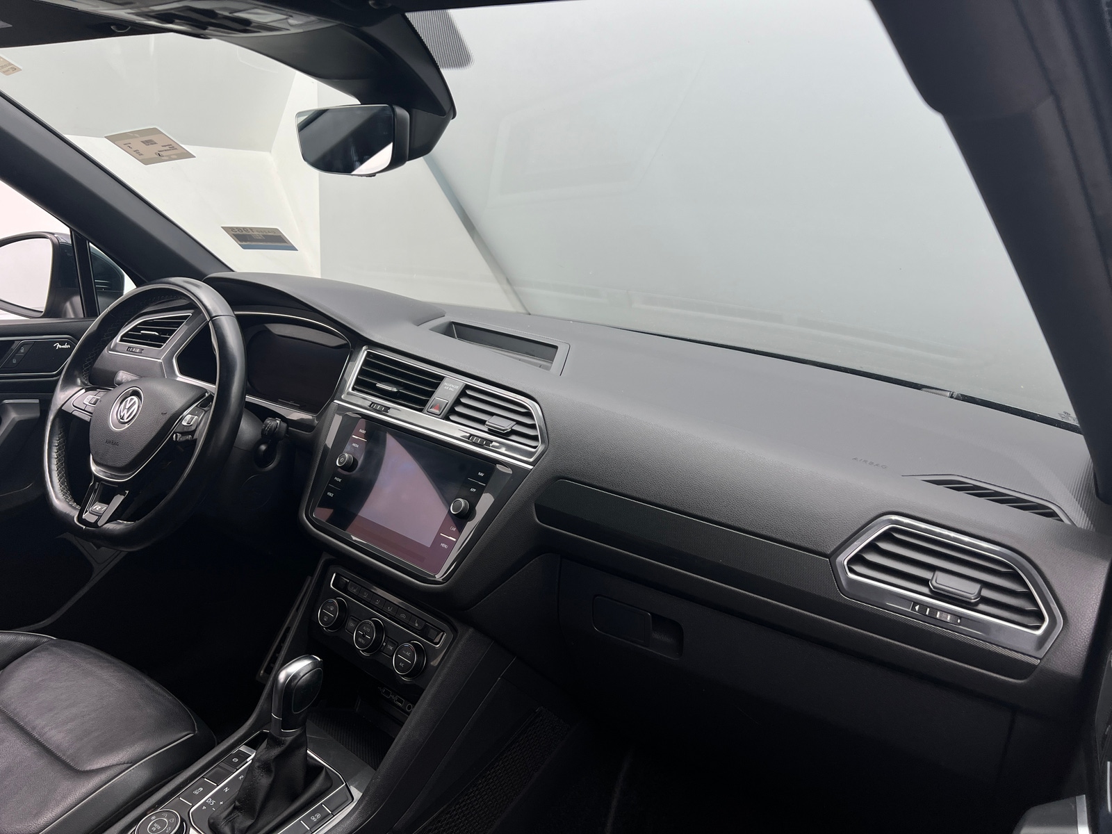 Thumbnail: 2018 Volkswagen Tiguan - 2