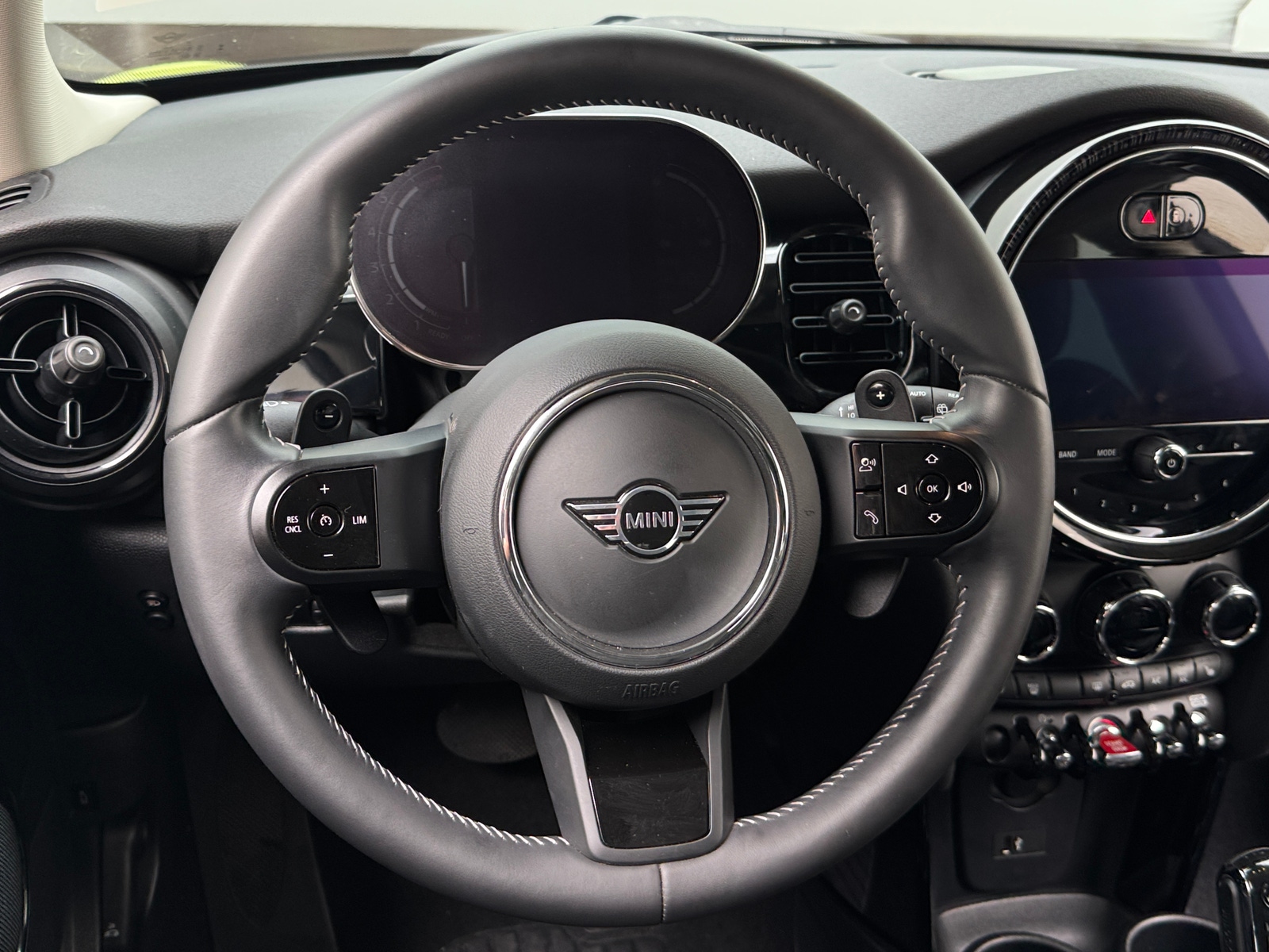 Thumbnail: 2024 MINI Cooper Hardtop - 4