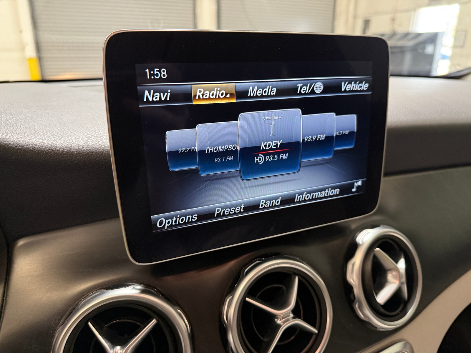 Thumbnail: 2018 Mercedes-Benz GLA - 3