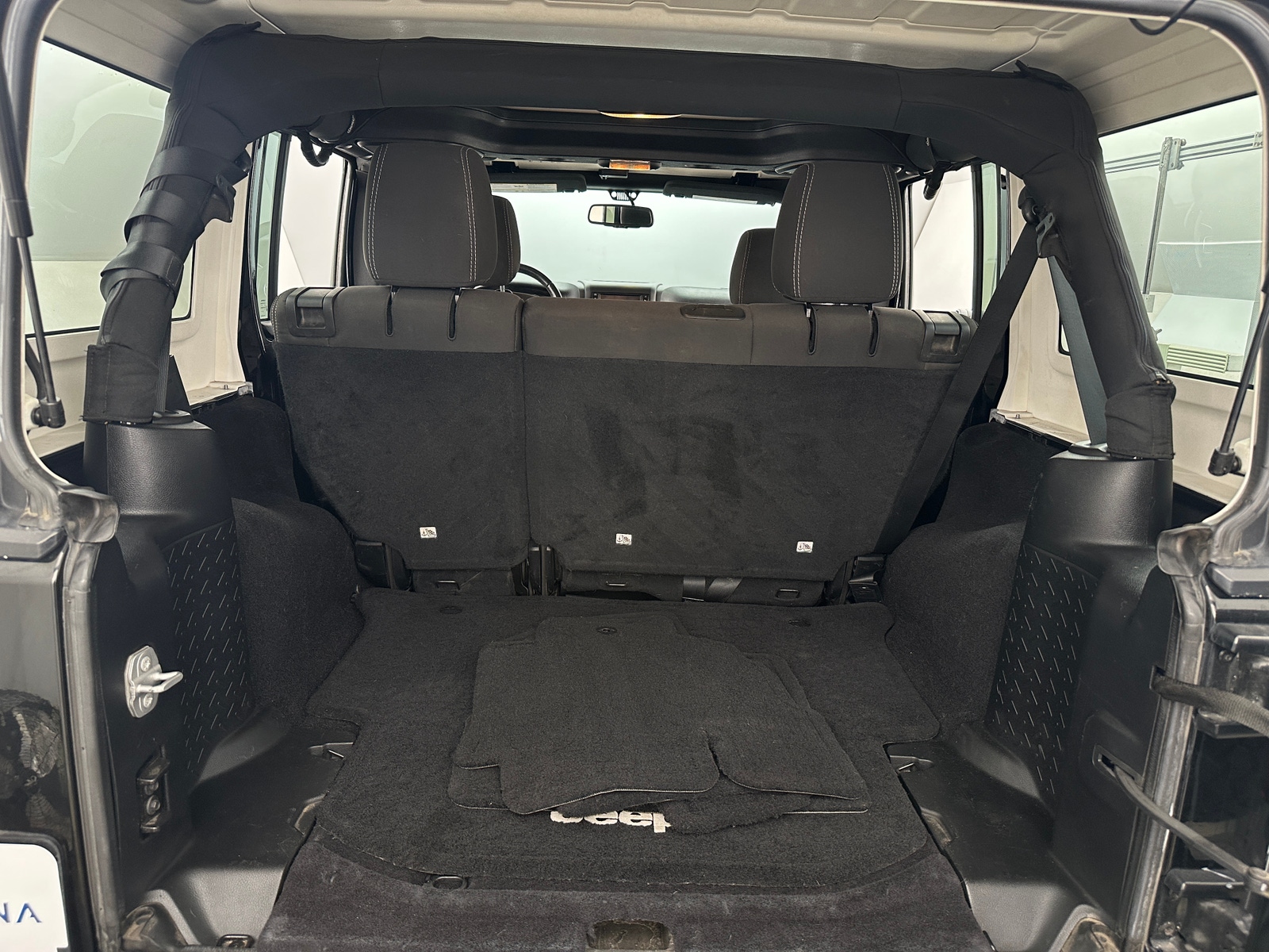 Thumbnail: 2015 Jeep Wrangler - 7