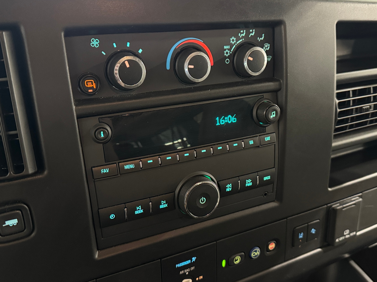 Thumbnail: 2024 Chevrolet Express - 4