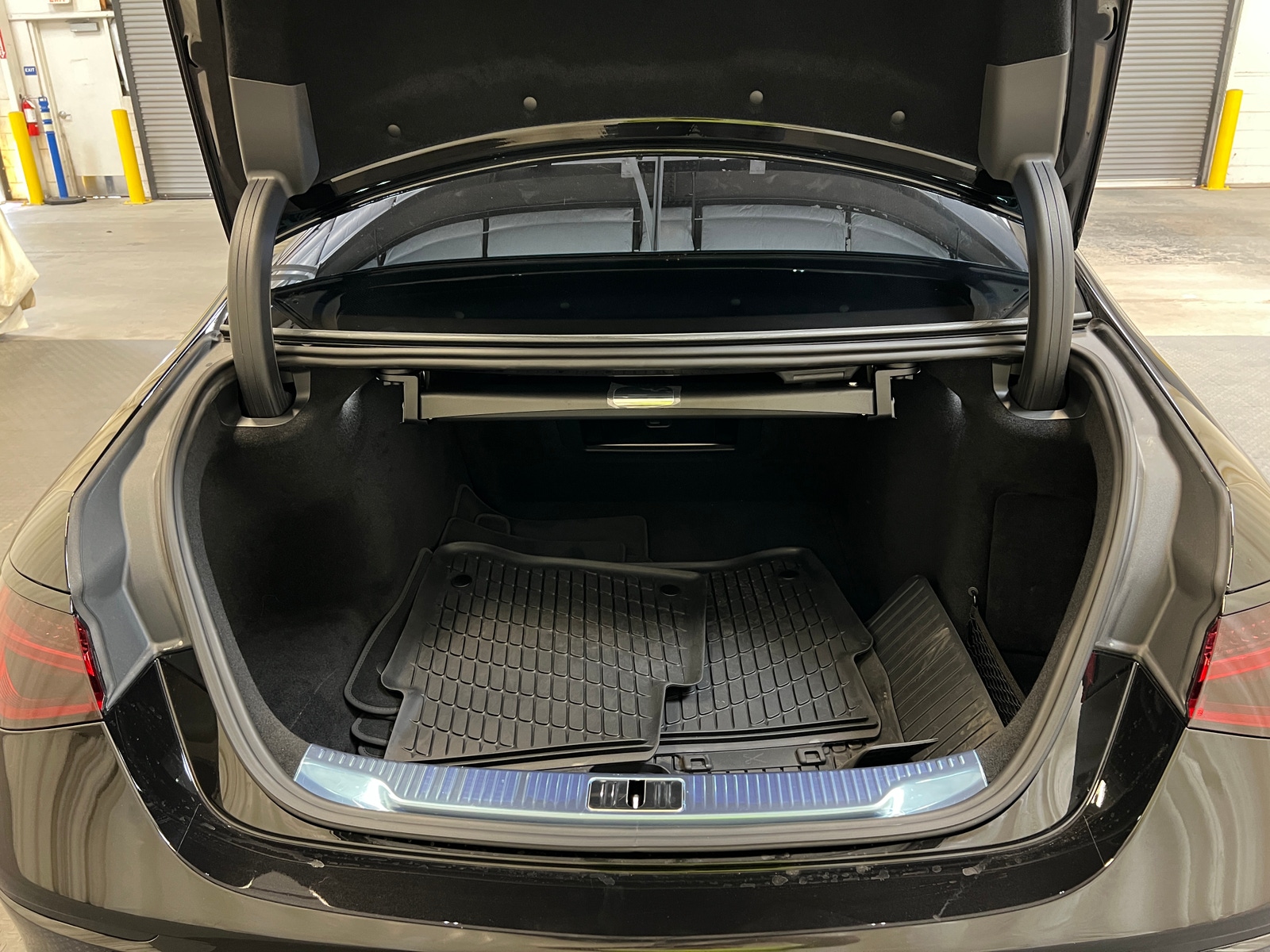 Thumbnail: 2022 Mercedes-Benz S-Class - 6