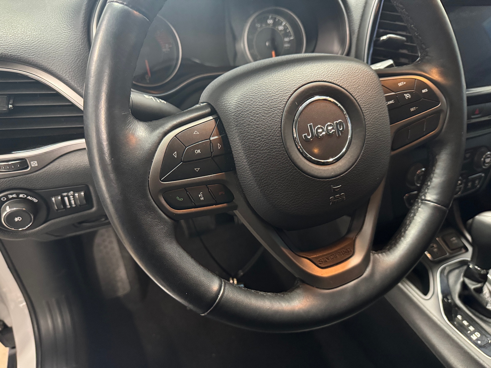 Thumbnail: 2019 Jeep Cherokee - 4