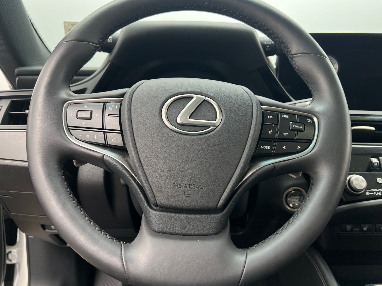 Thumbnail: 2023 Lexus ES - 5