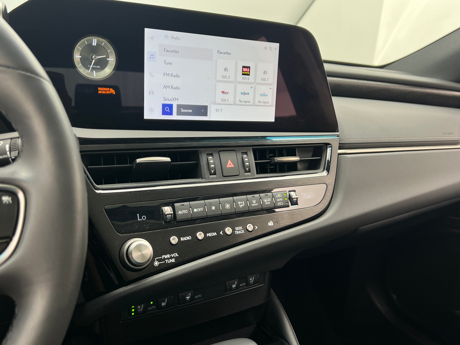 Thumbnail: 2023 Lexus ES - 4