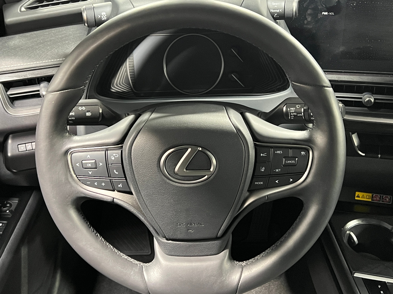 Thumbnail: 2023 Lexus UX - 4