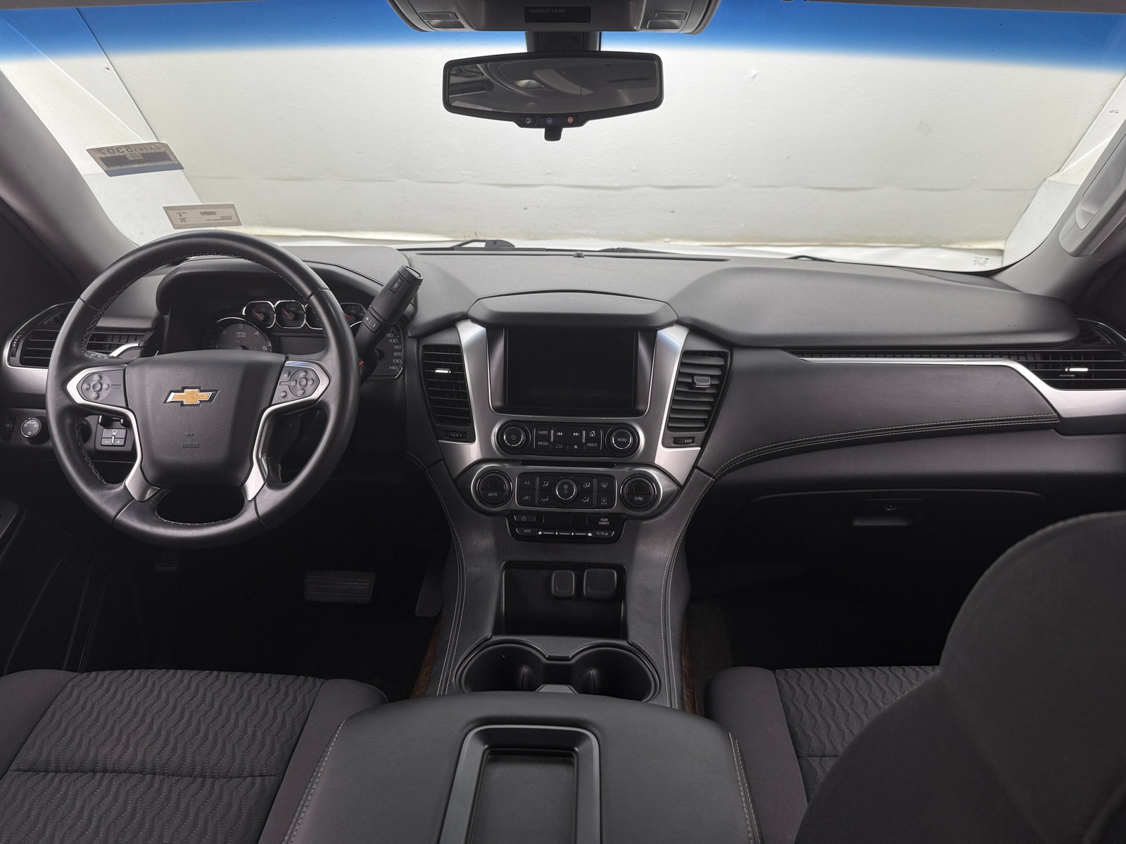 Thumbnail: 2016 Chevrolet Suburban - 3