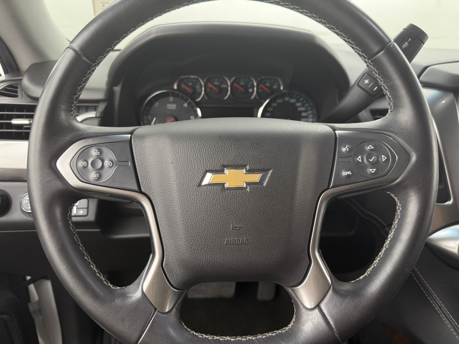 Thumbnail: 2016 Chevrolet Suburban - 5