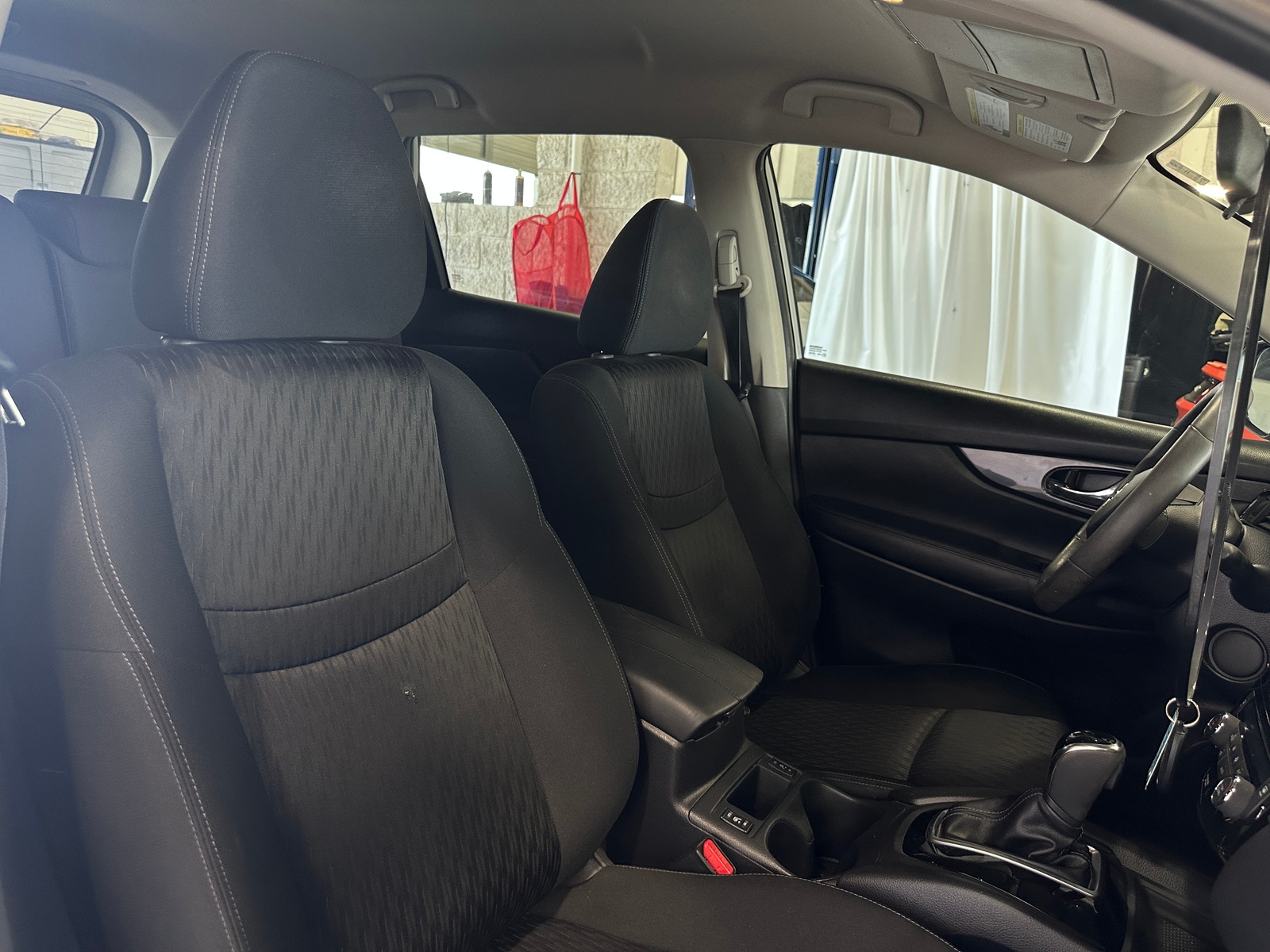 Thumbnail: 2017 Nissan Rogue - 2