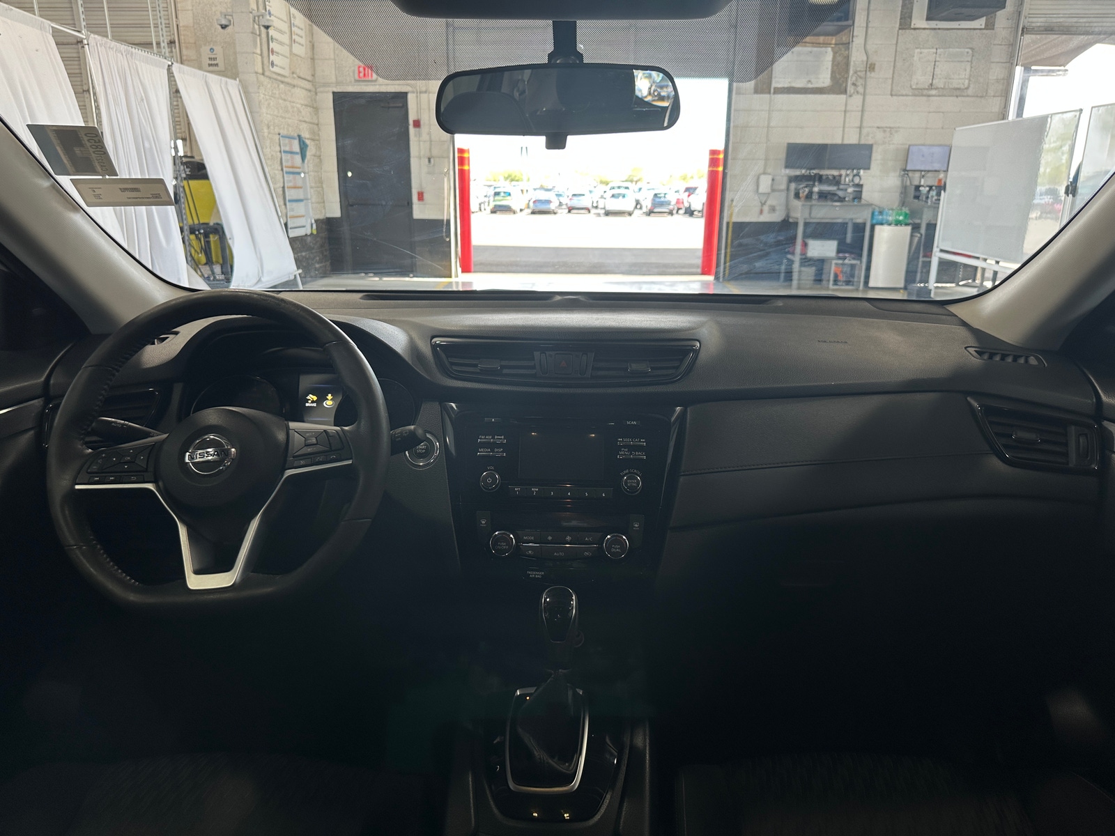 Thumbnail: 2017 Nissan Rogue - 3