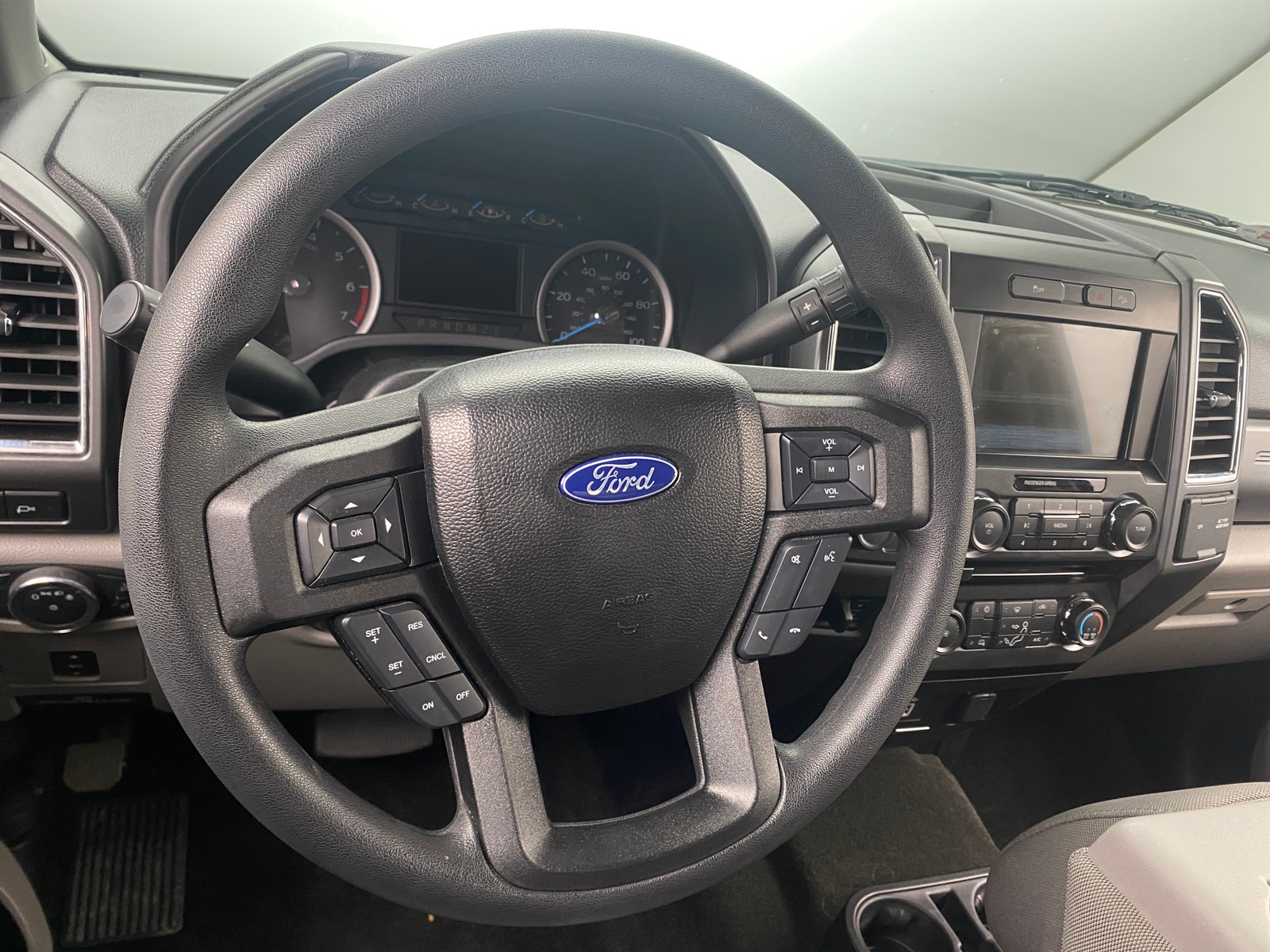 Thumbnail: 2017 Ford Econoline - 5