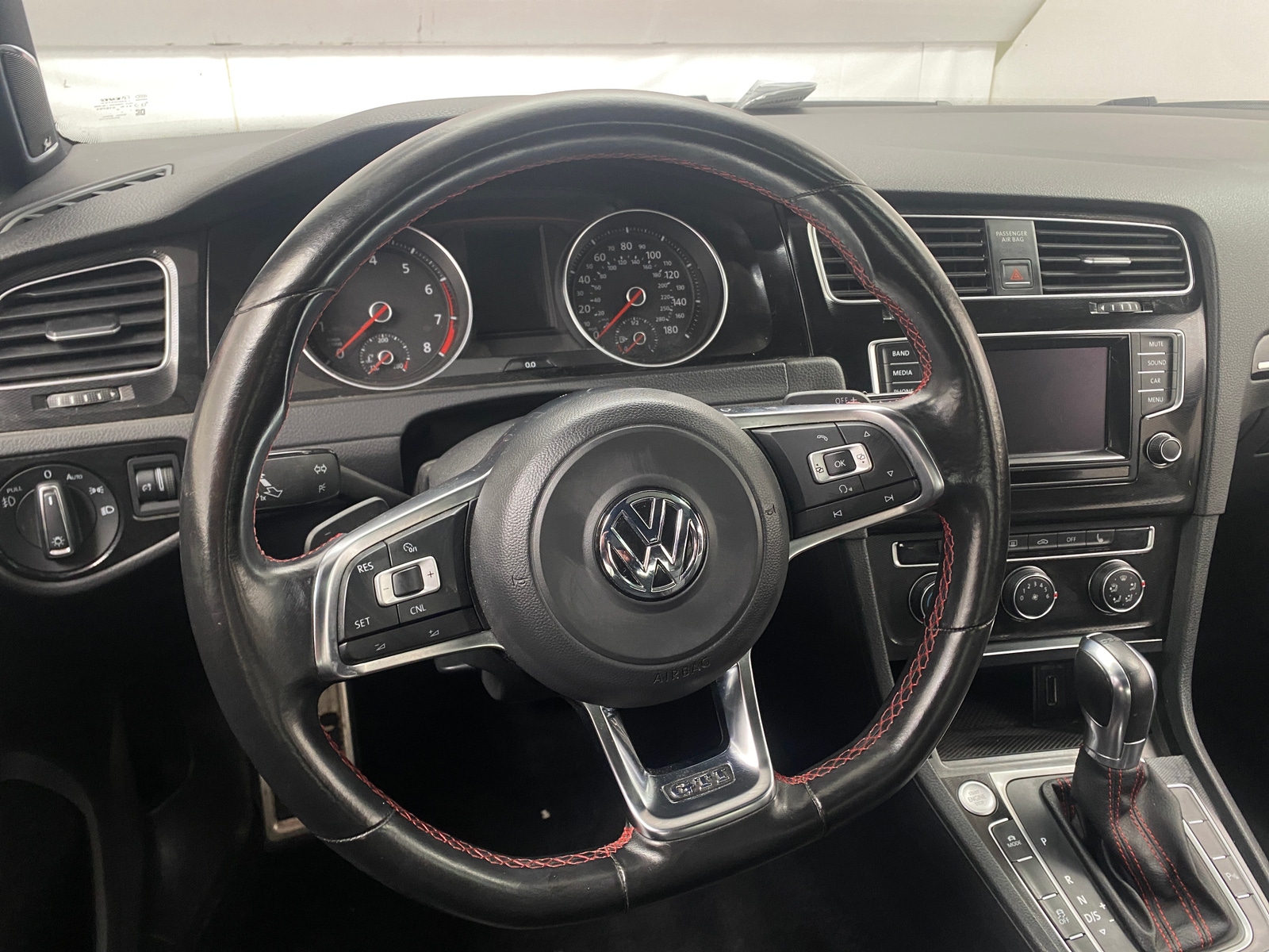 Thumbnail: 2015 Volkswagen Golf - 5