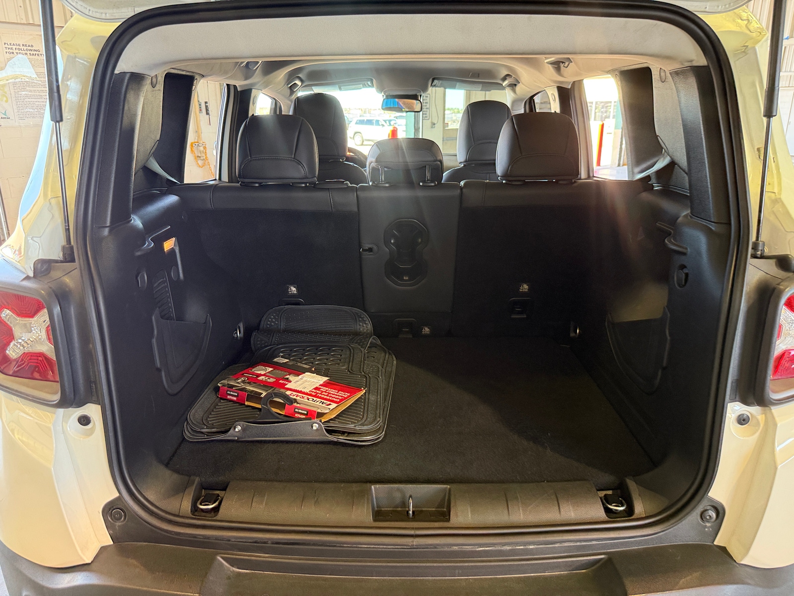 Thumbnail: 2020 Jeep Renegade - 6