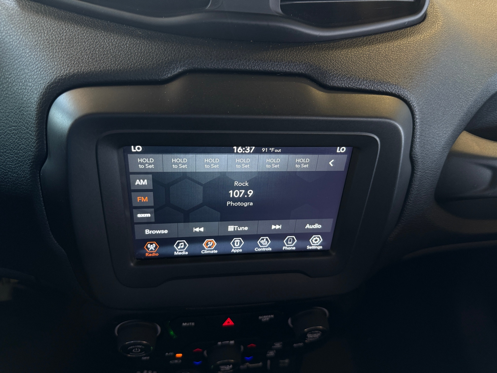 Thumbnail: 2020 Jeep Renegade - 3