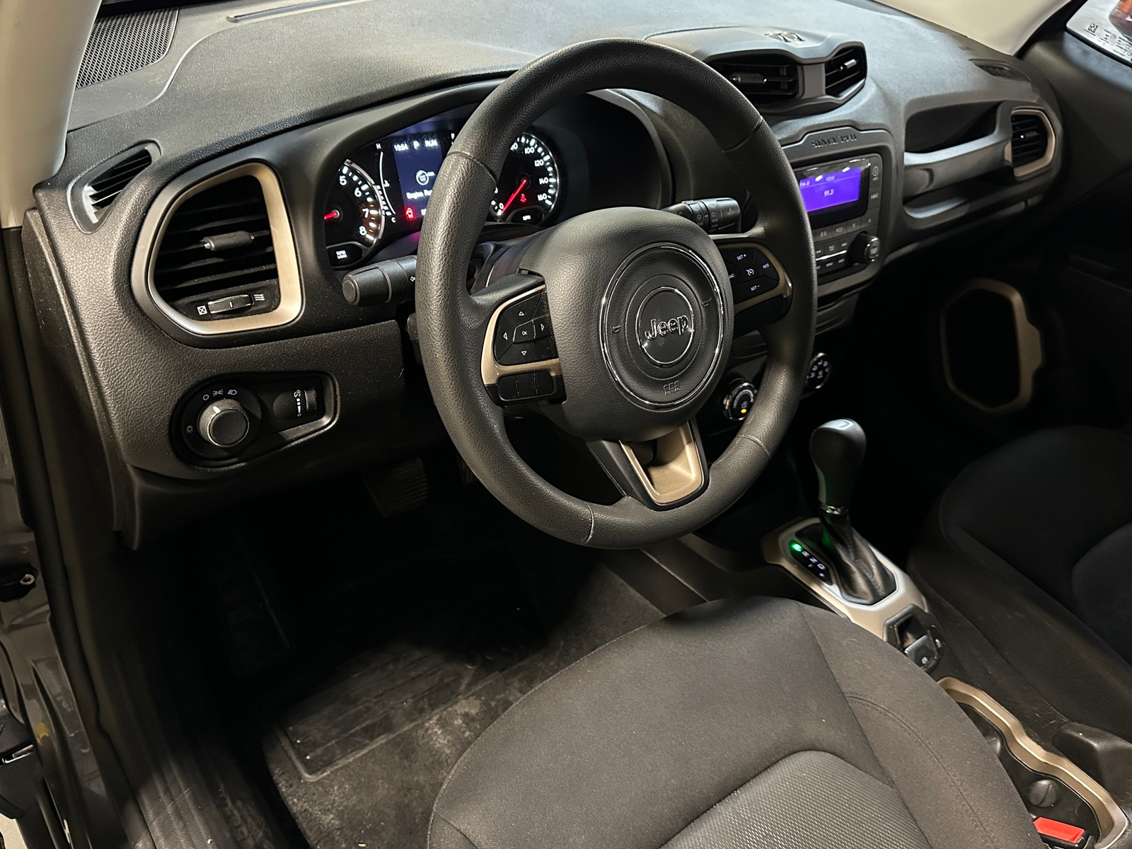 Thumbnail: 2017 Jeep Renegade - 3