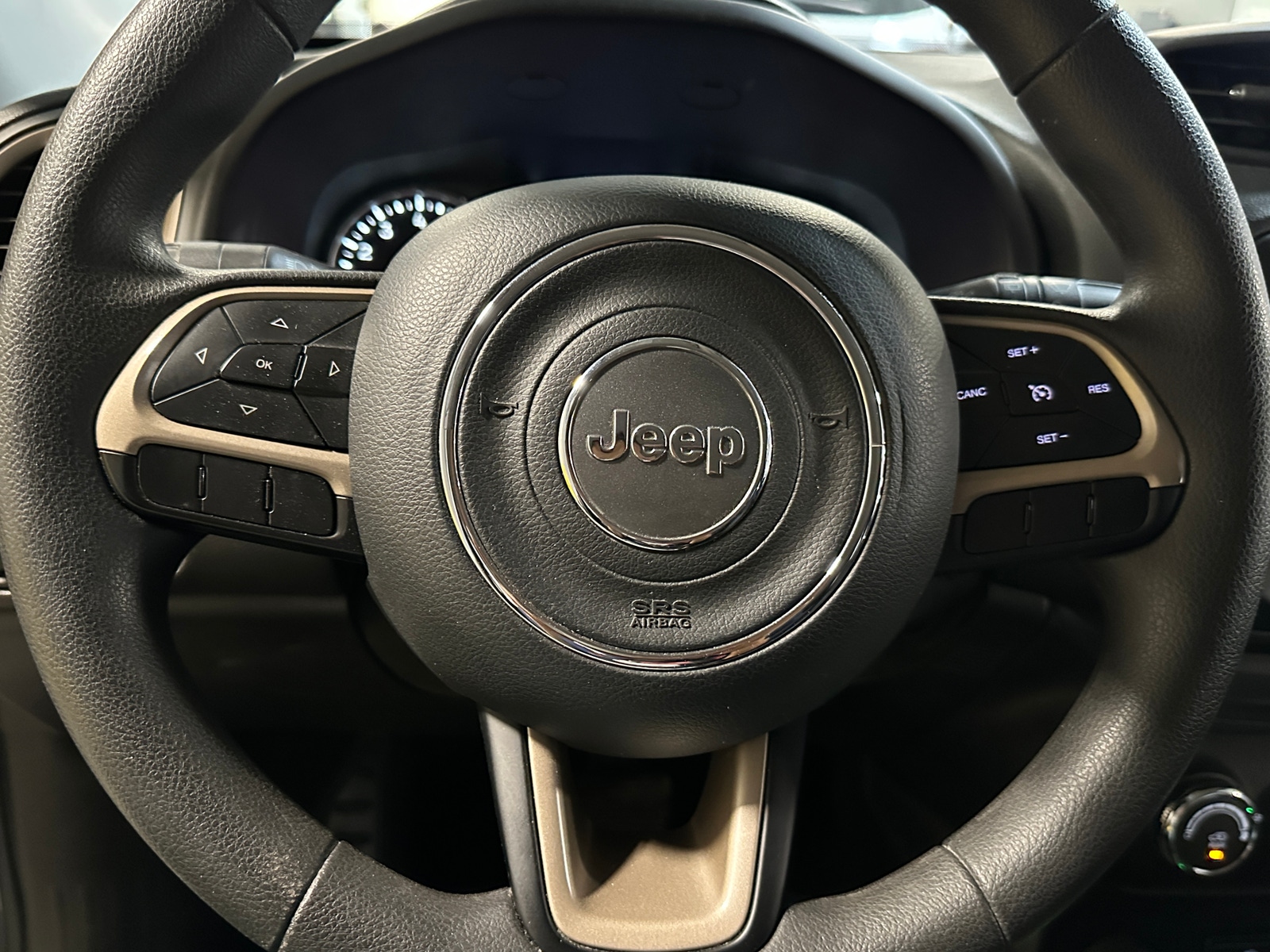 Thumbnail: 2017 Jeep Renegade - 5
