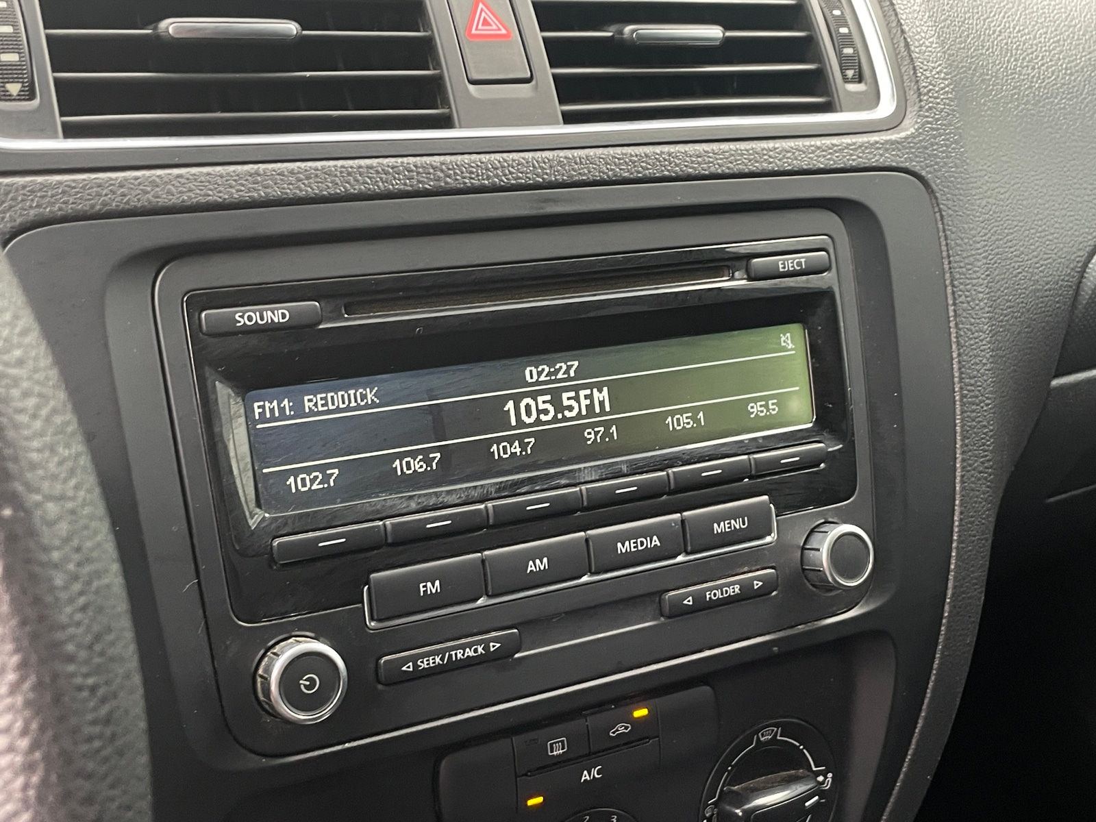 Thumbnail: 2014 Volkswagen Jetta - 4