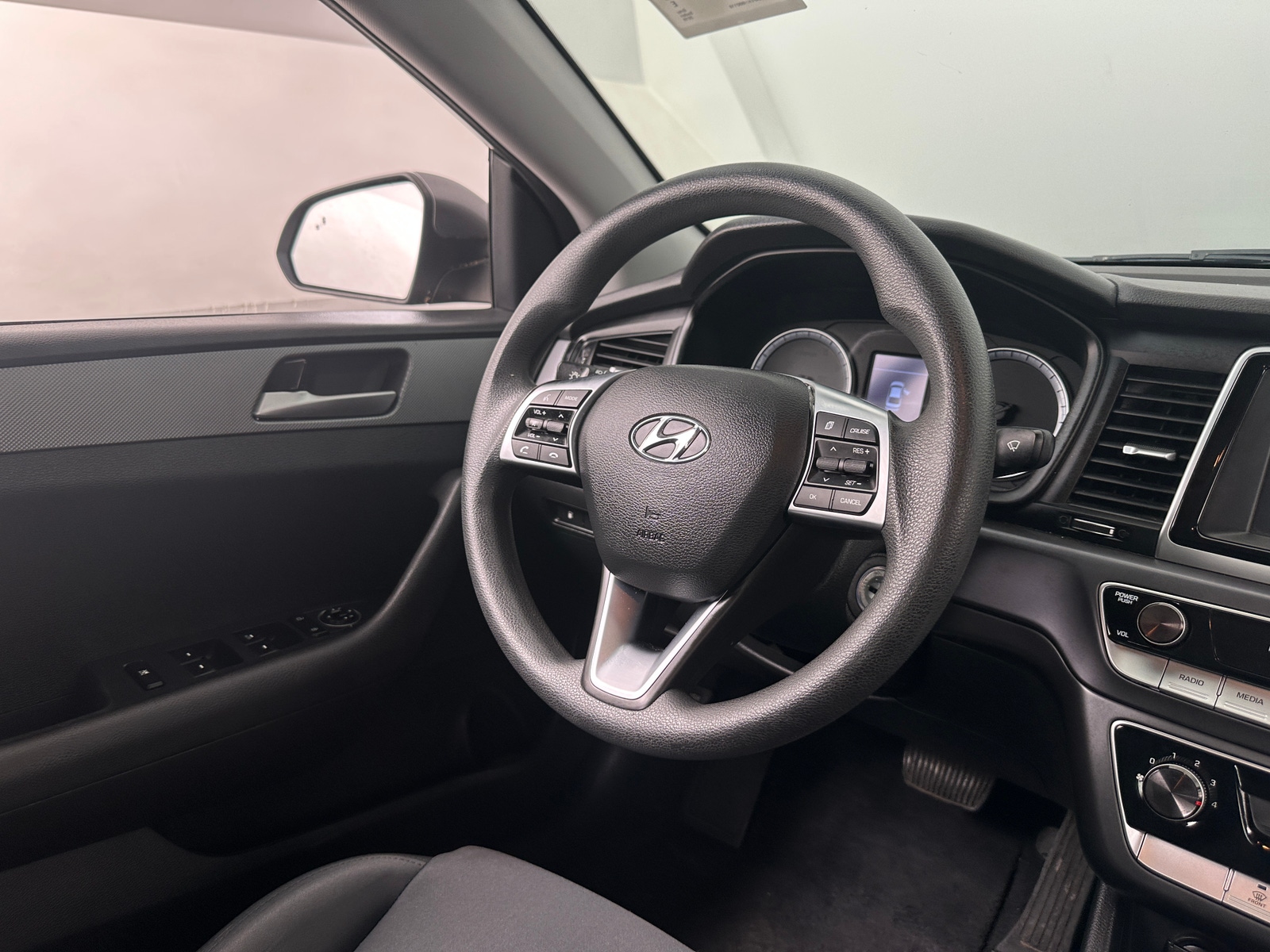 Thumbnail: 2019 Hyundai Sonata - 5