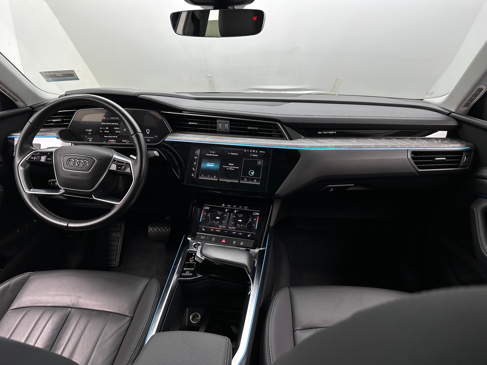 Thumbnail: 2021 Audi e-tron S - 3