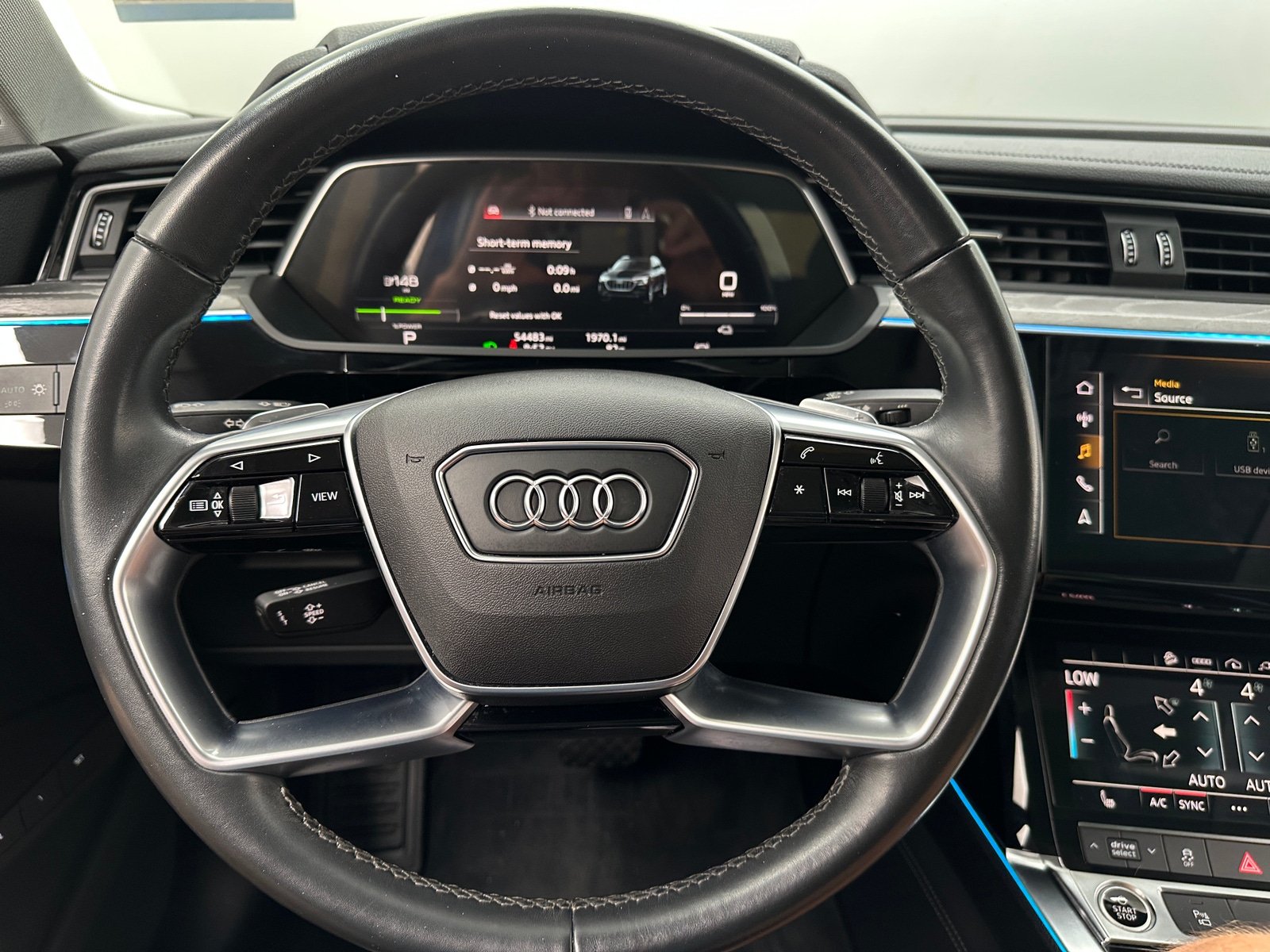 Thumbnail: 2021 Audi e-tron S - 5