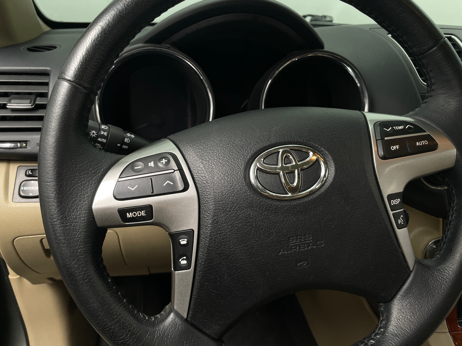 Thumbnail: 2013 Toyota Highlander - 4