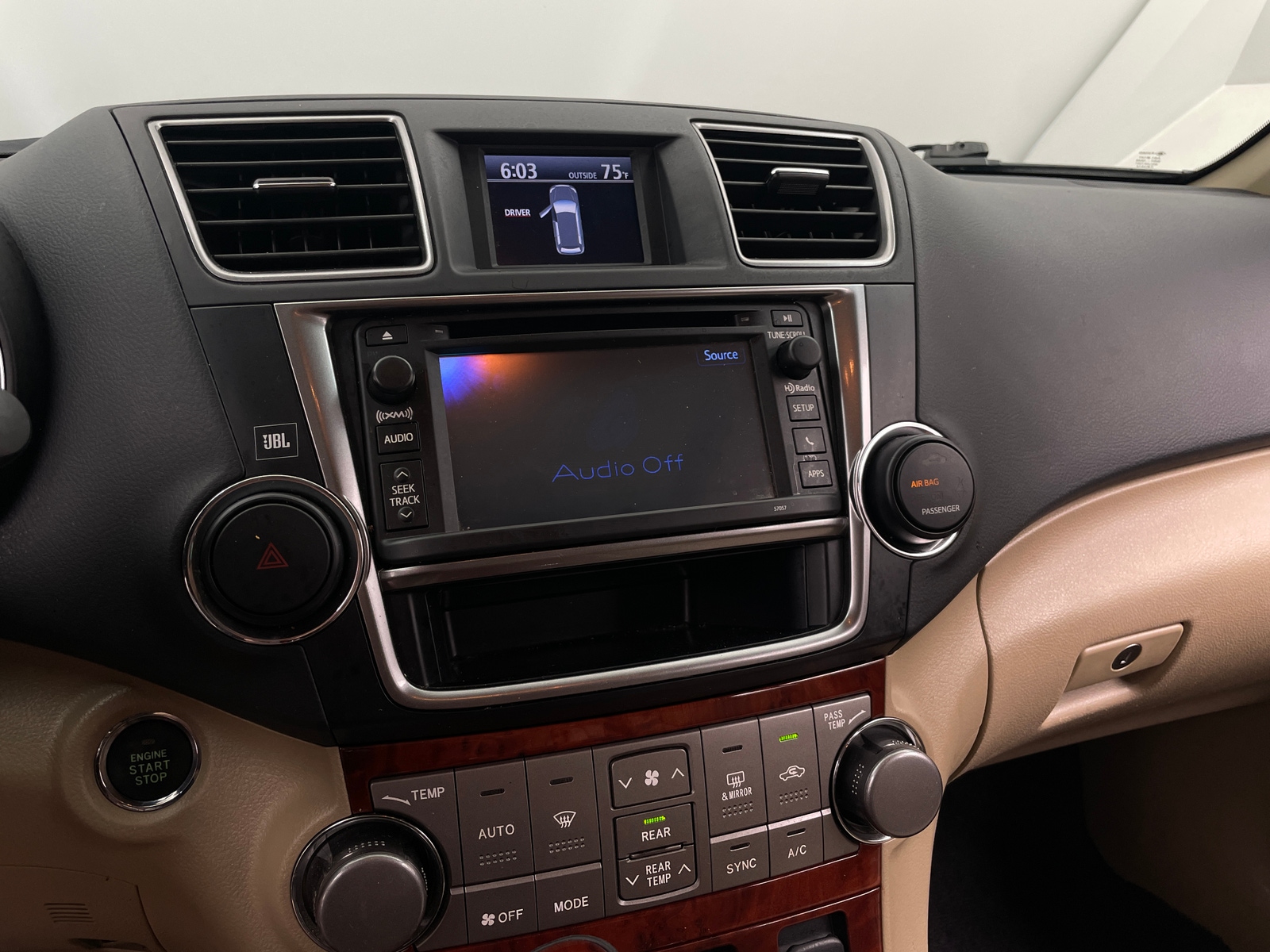 Thumbnail: 2013 Toyota Highlander - 3