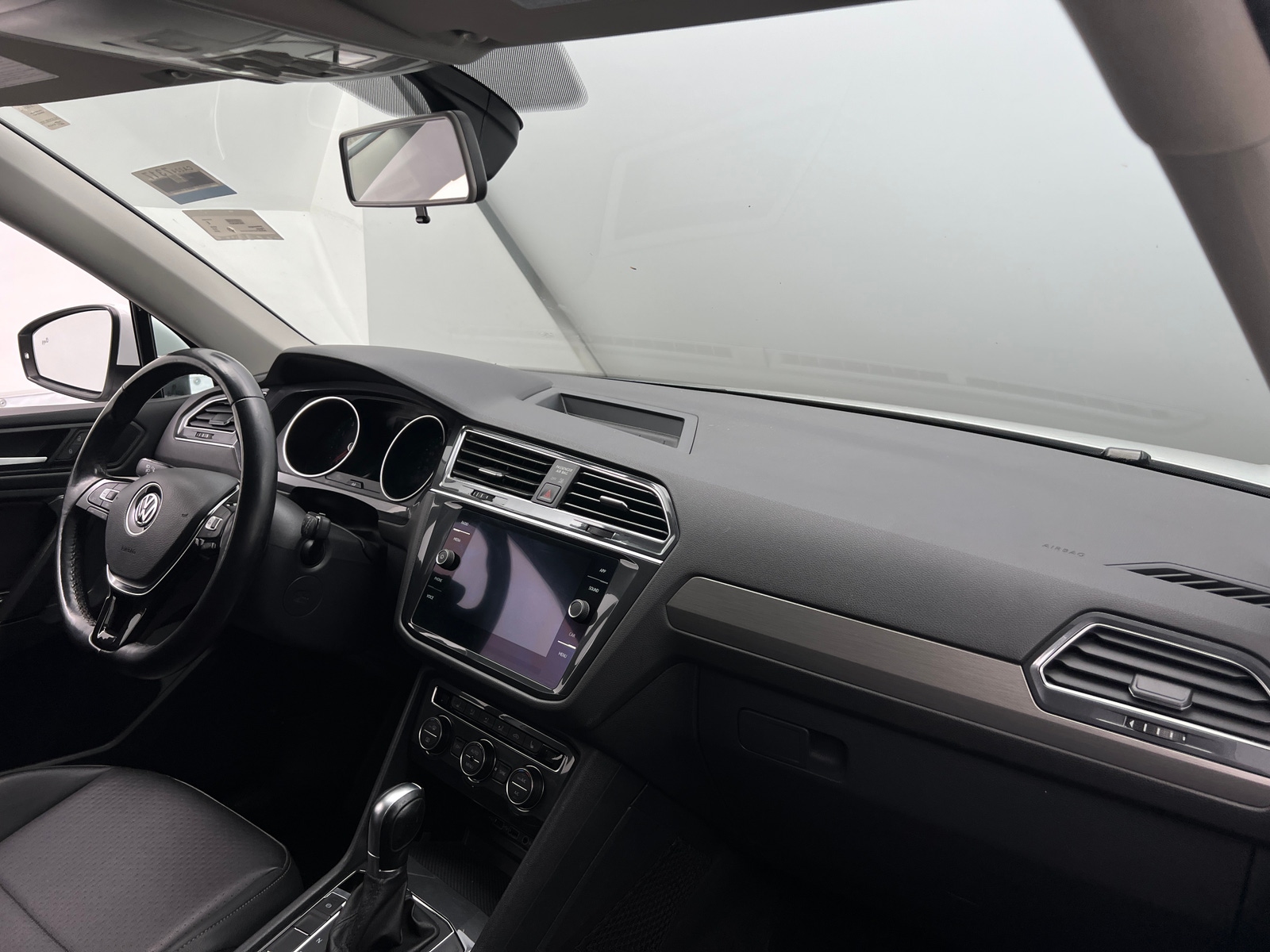 Thumbnail: 2019 Volkswagen Tiguan - 2