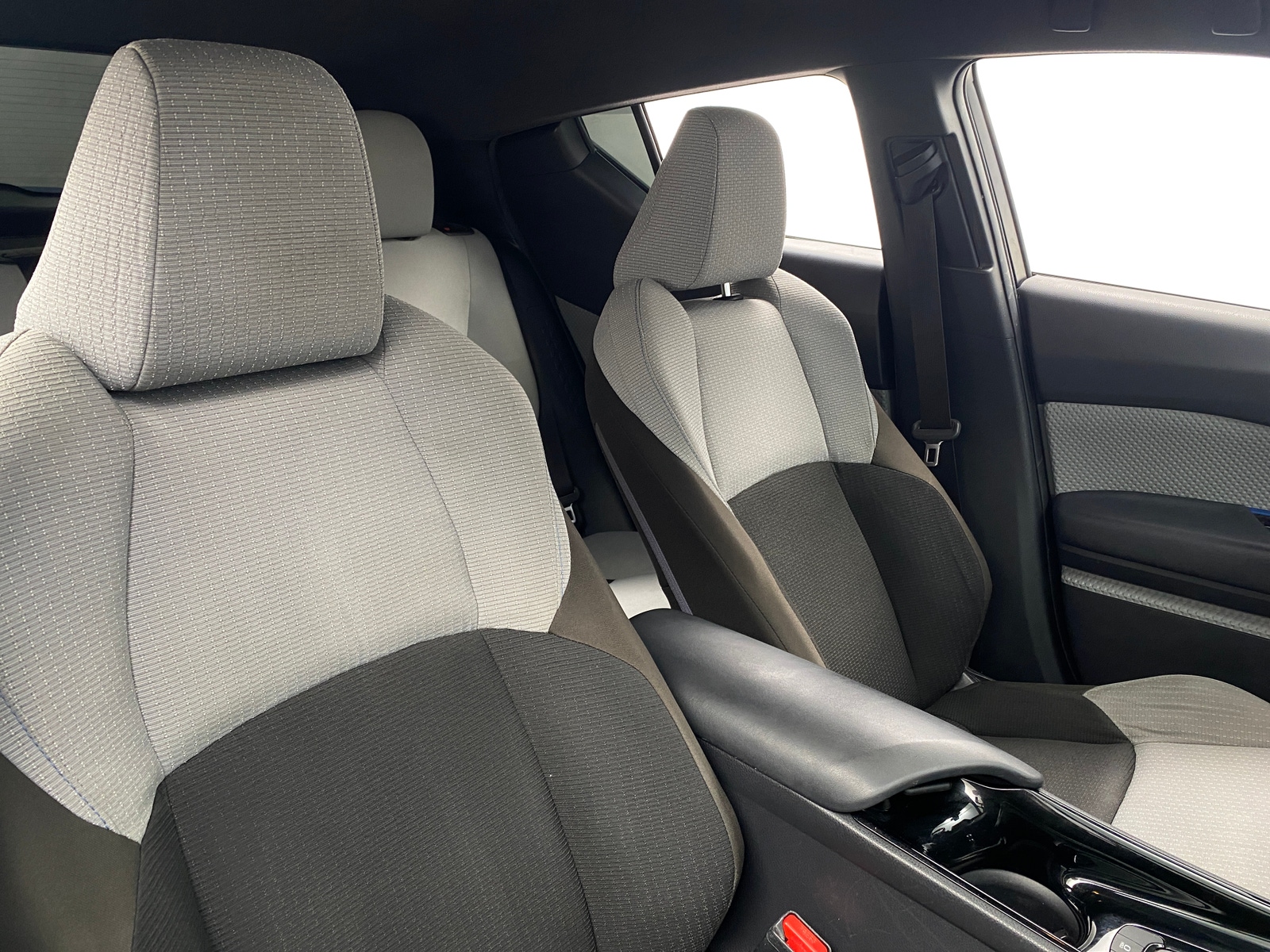 Thumbnail: 2019 Toyota C-HR - 2