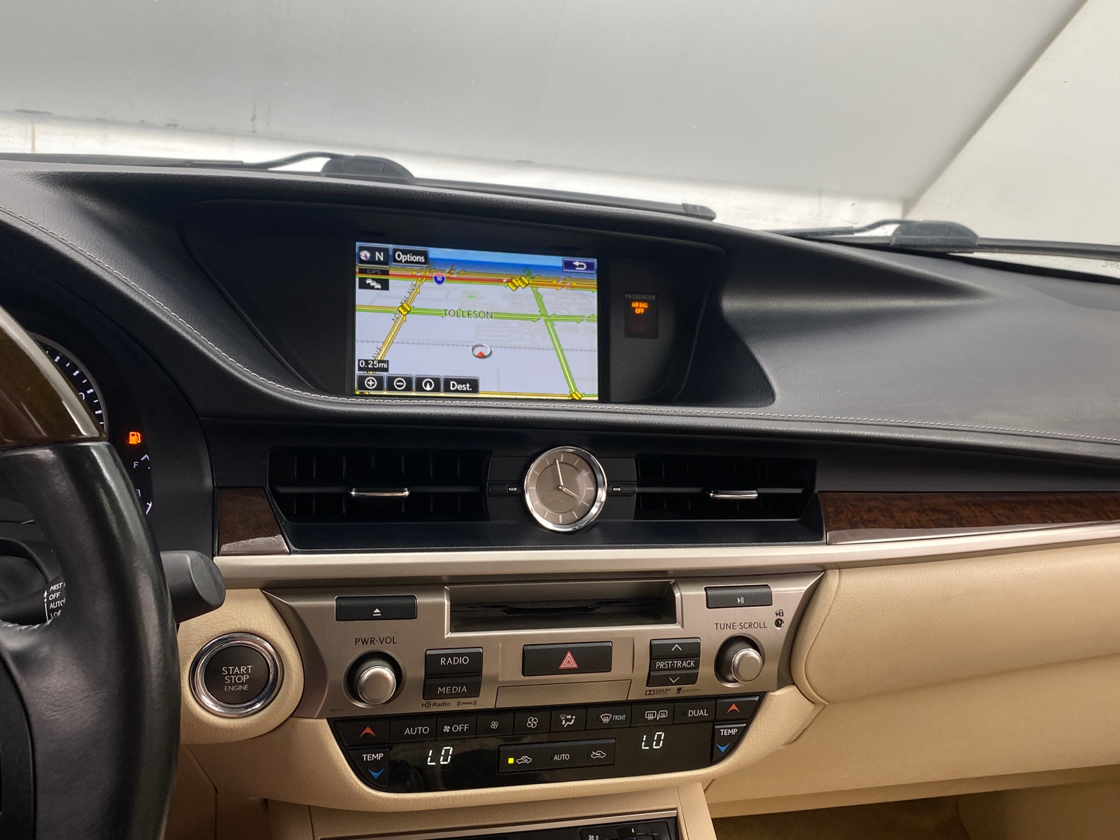 Thumbnail: 2015 Lexus ES - 3