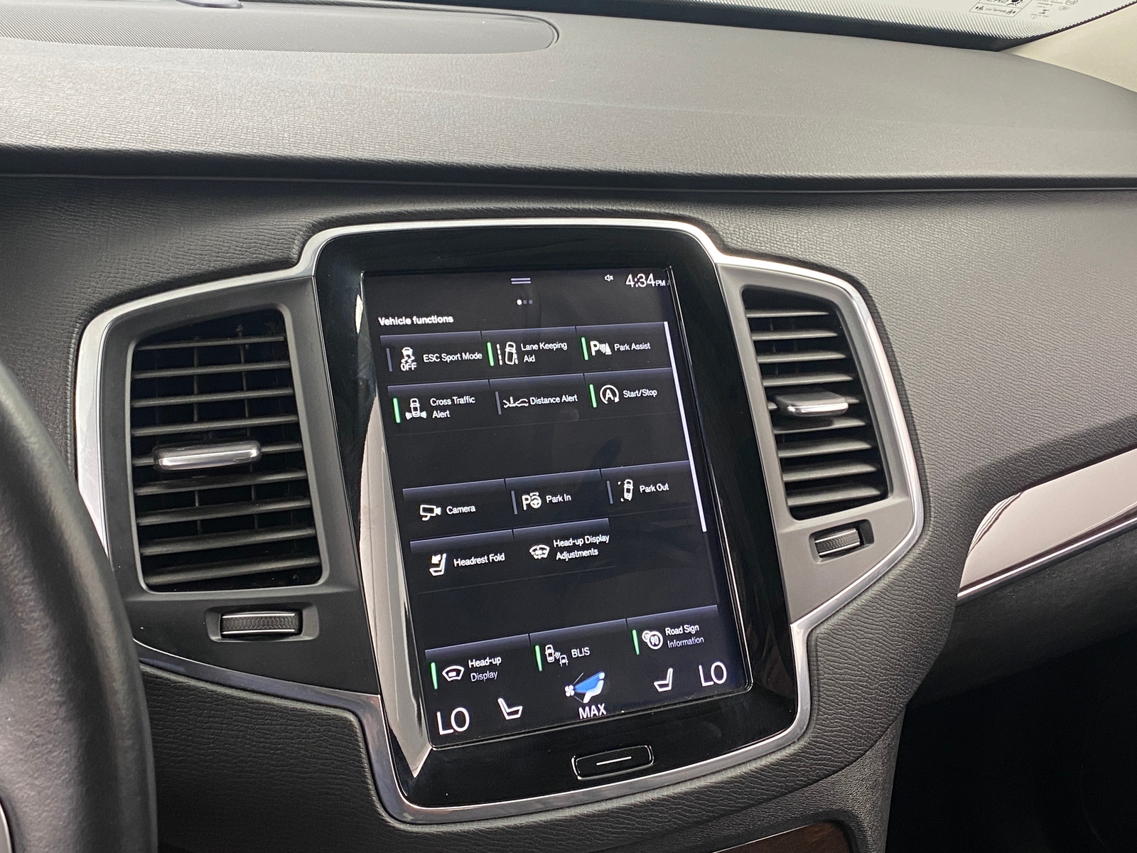 Thumbnail: 2019 Volvo XC90 - 3