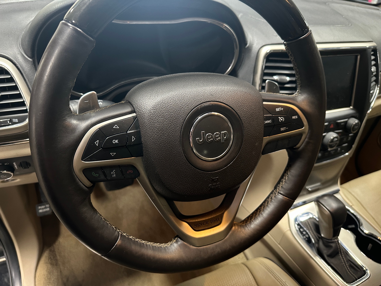 Thumbnail: 2017 Jeep Grand Cherokee - 4