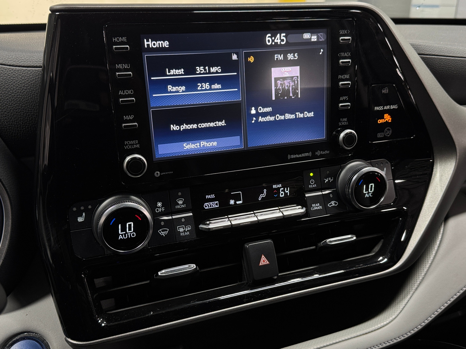 Thumbnail: 2022 Toyota Highlander - 3