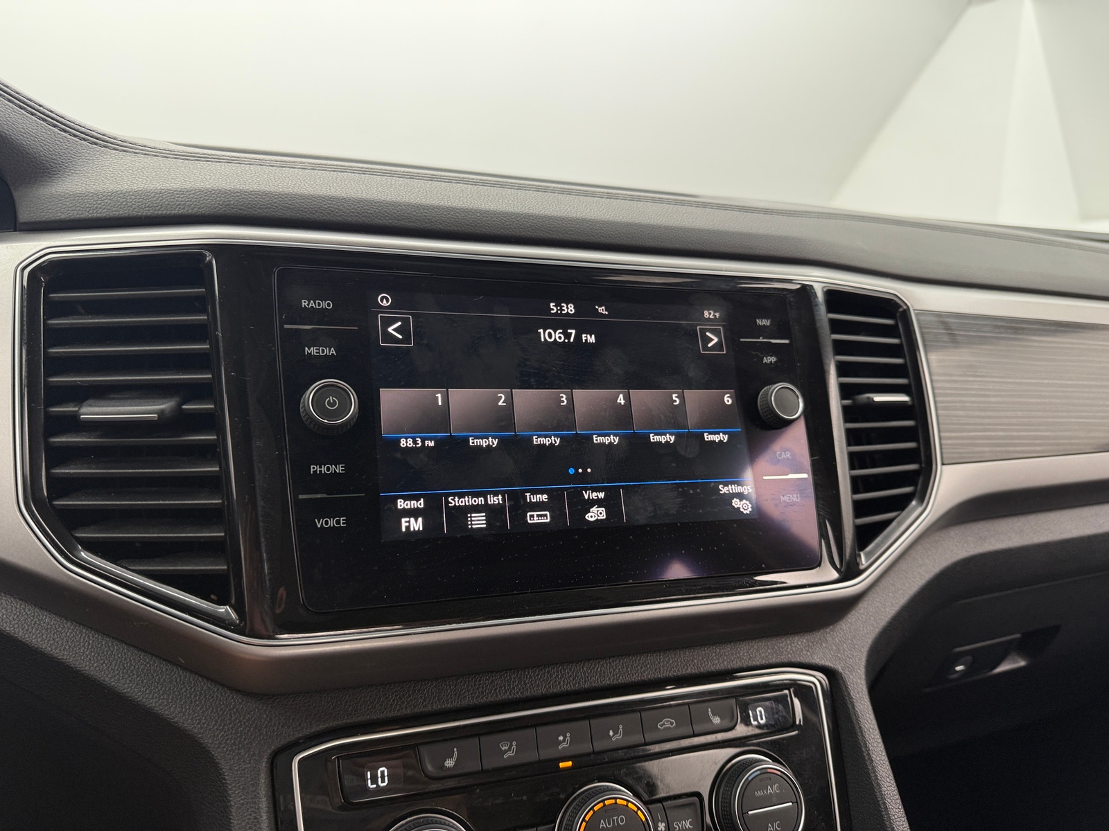 Thumbnail: 2019 Volkswagen Atlas - 3
