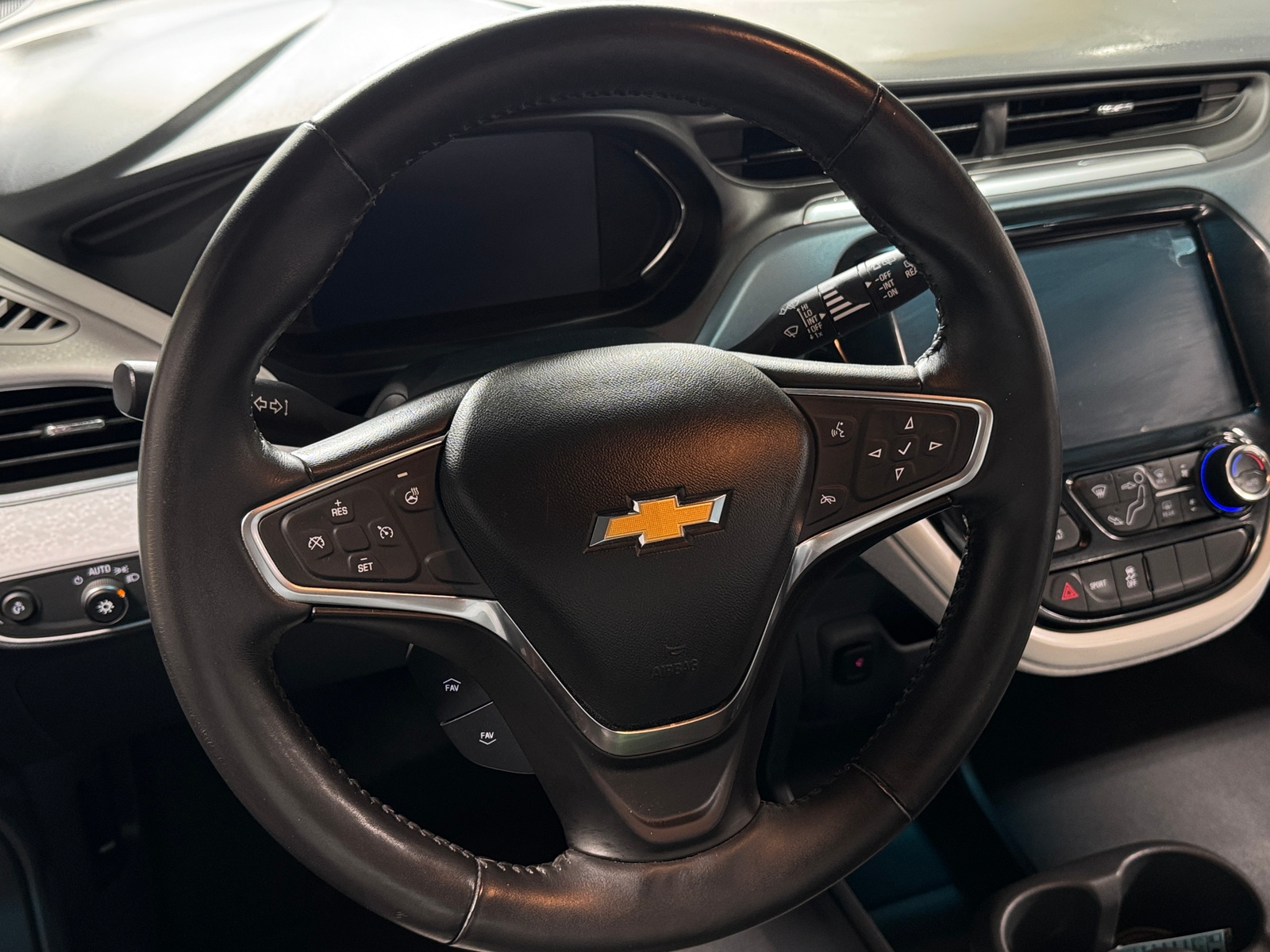 Thumbnail: 2017 Chevrolet Bolt EV - 5