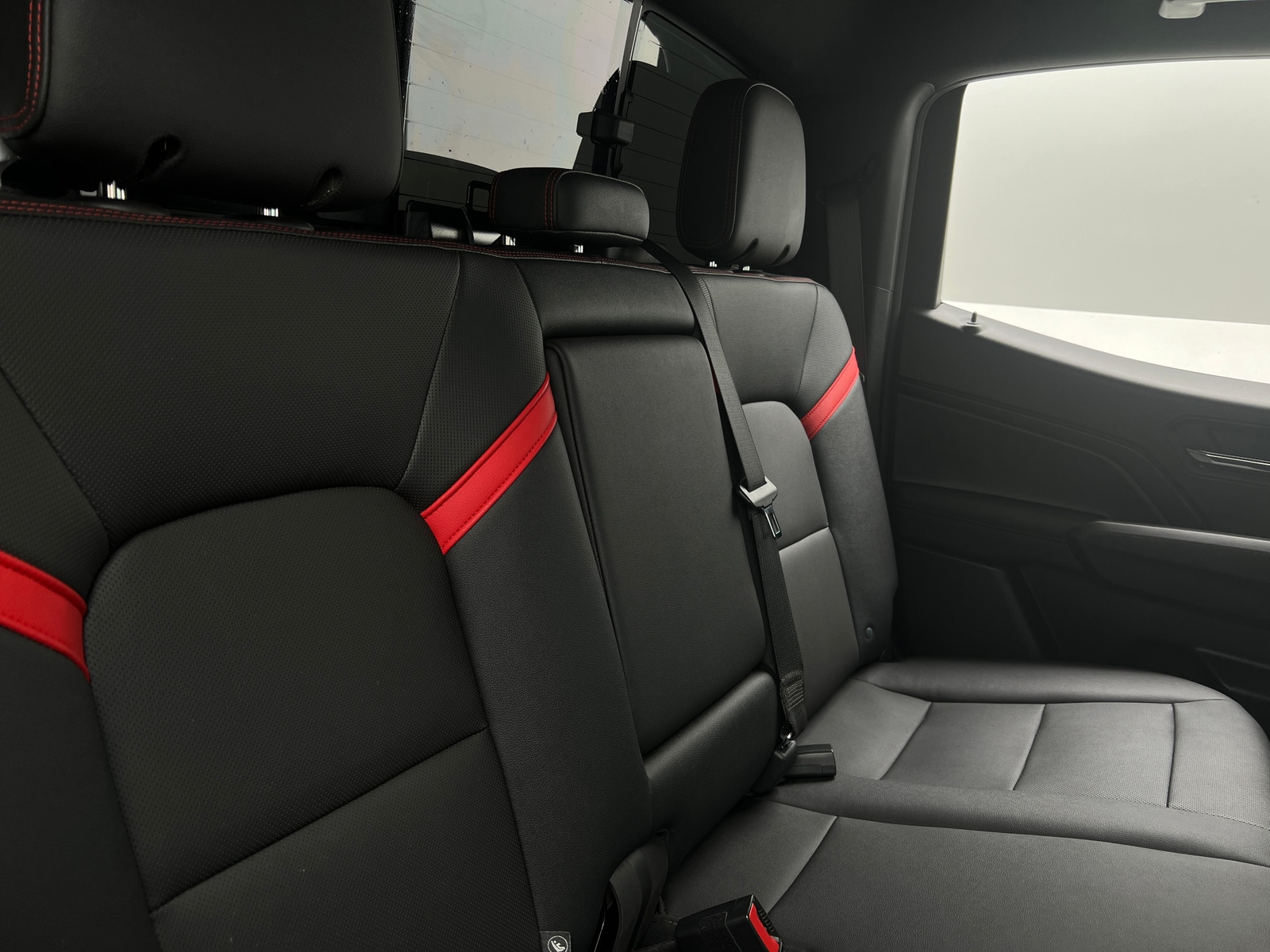 Thumbnail: 2023 Chevrolet Colorado - 5
