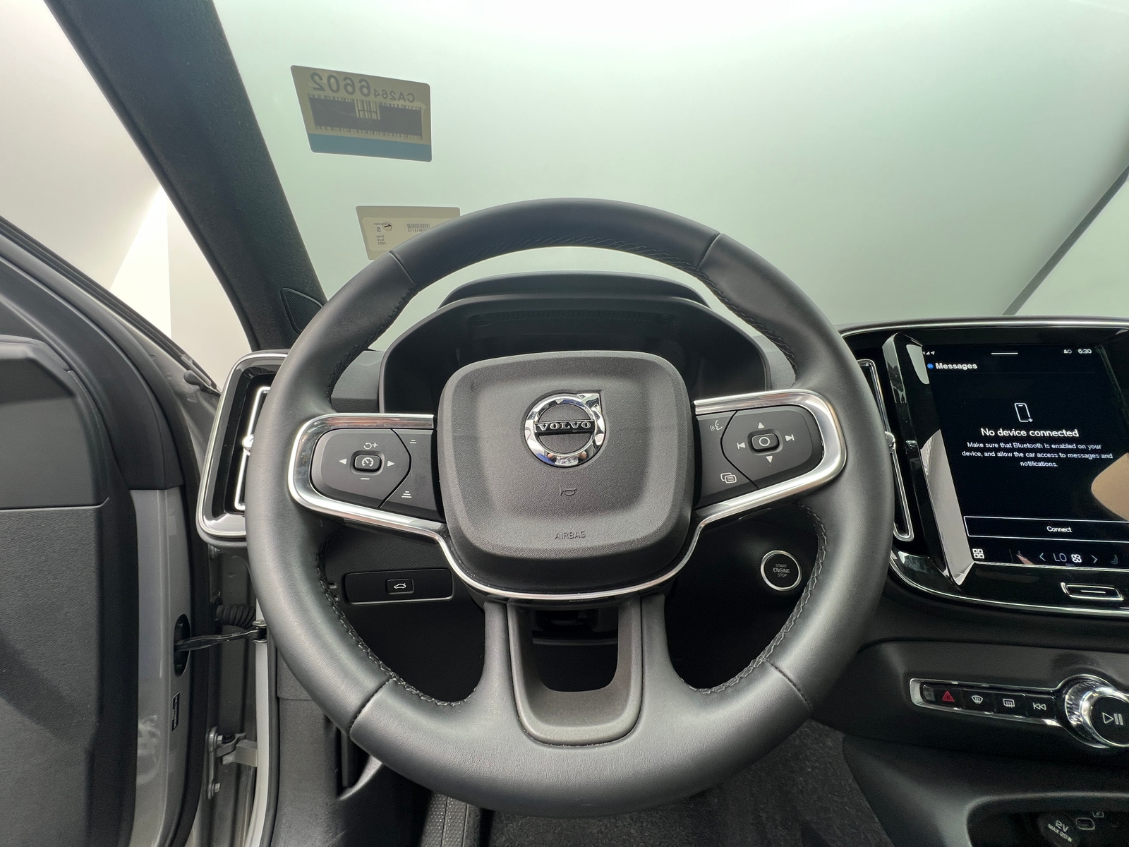 Thumbnail: 2025 Volvo XC40 - 5