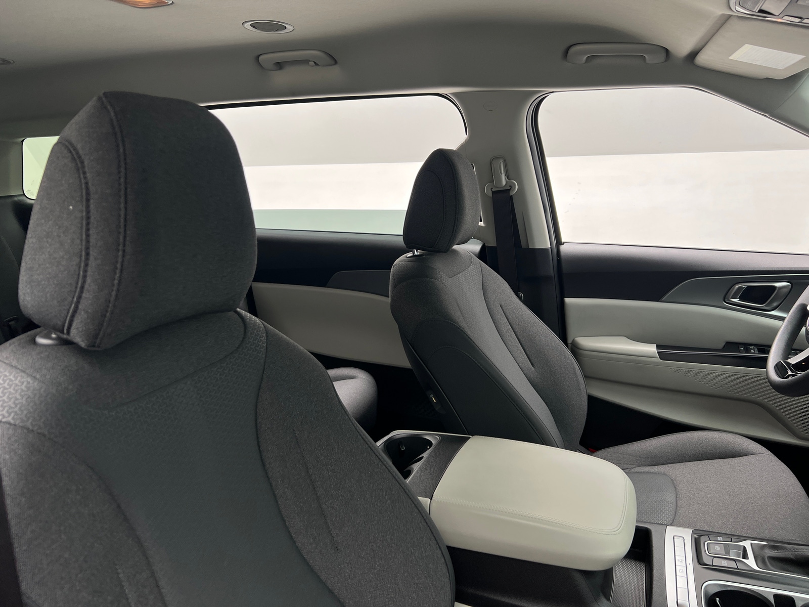 Thumbnail: 2023 Kia Carnival - 2
